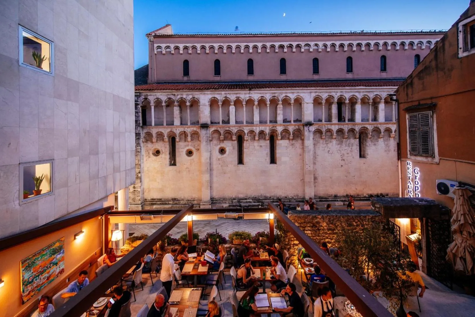 Night in Luxury Rooms VINDEMIÆ