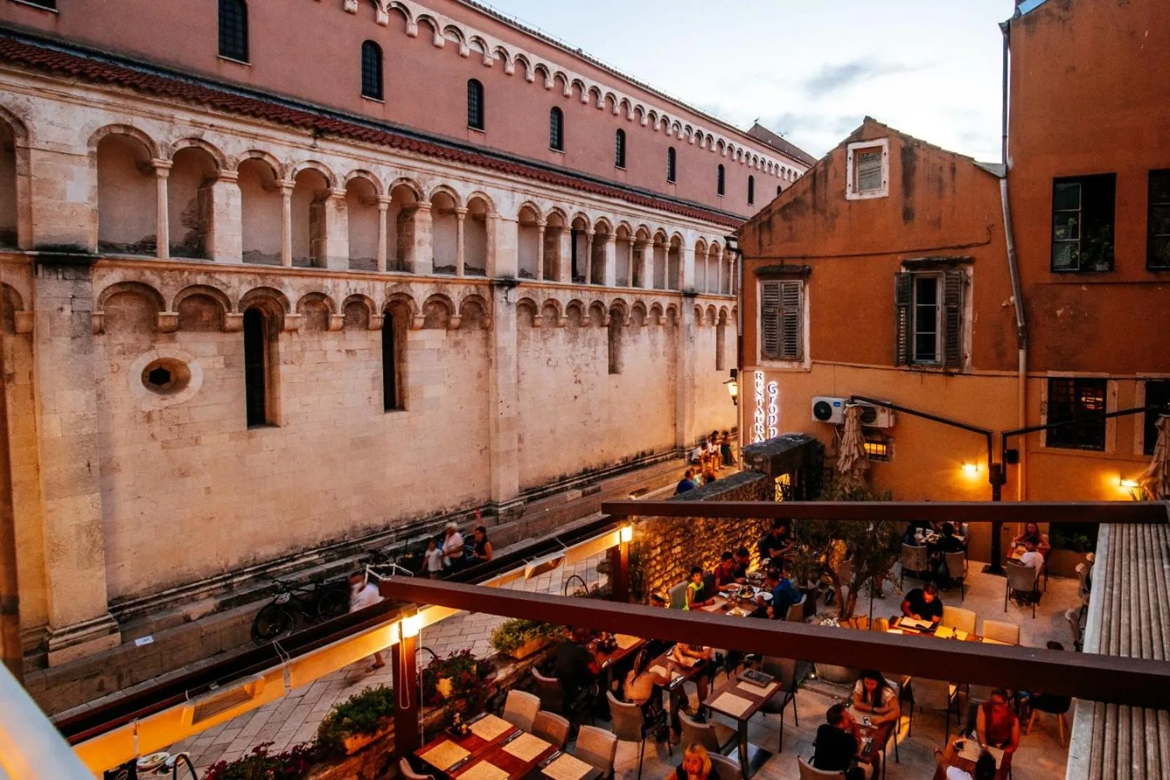 Nearby landmark in Luxury Rooms VINDEMIÆ