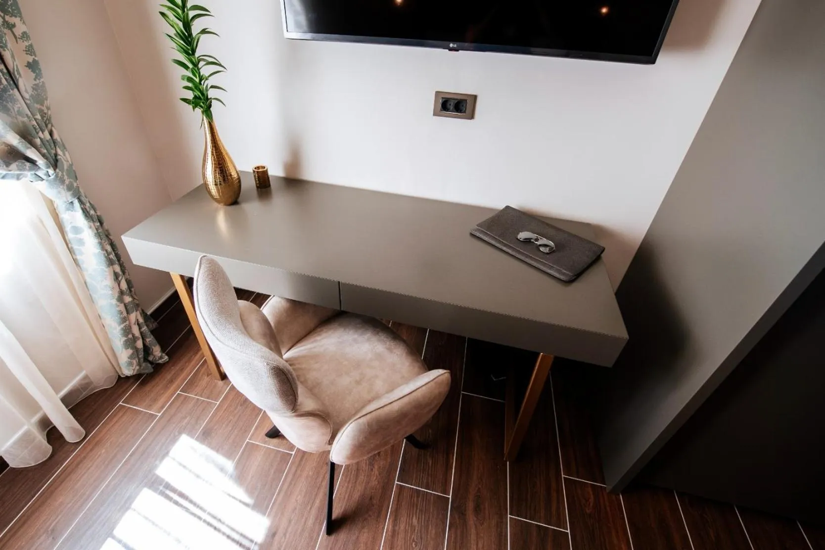 TV and multimedia in Luxury Rooms VINDEMIÆ