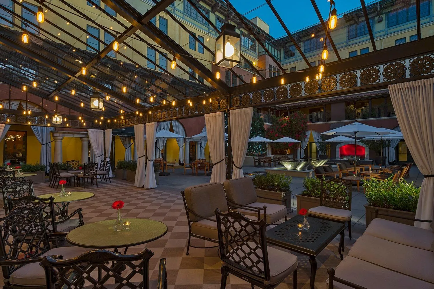 Patio in Hotel Valencia Santana Row