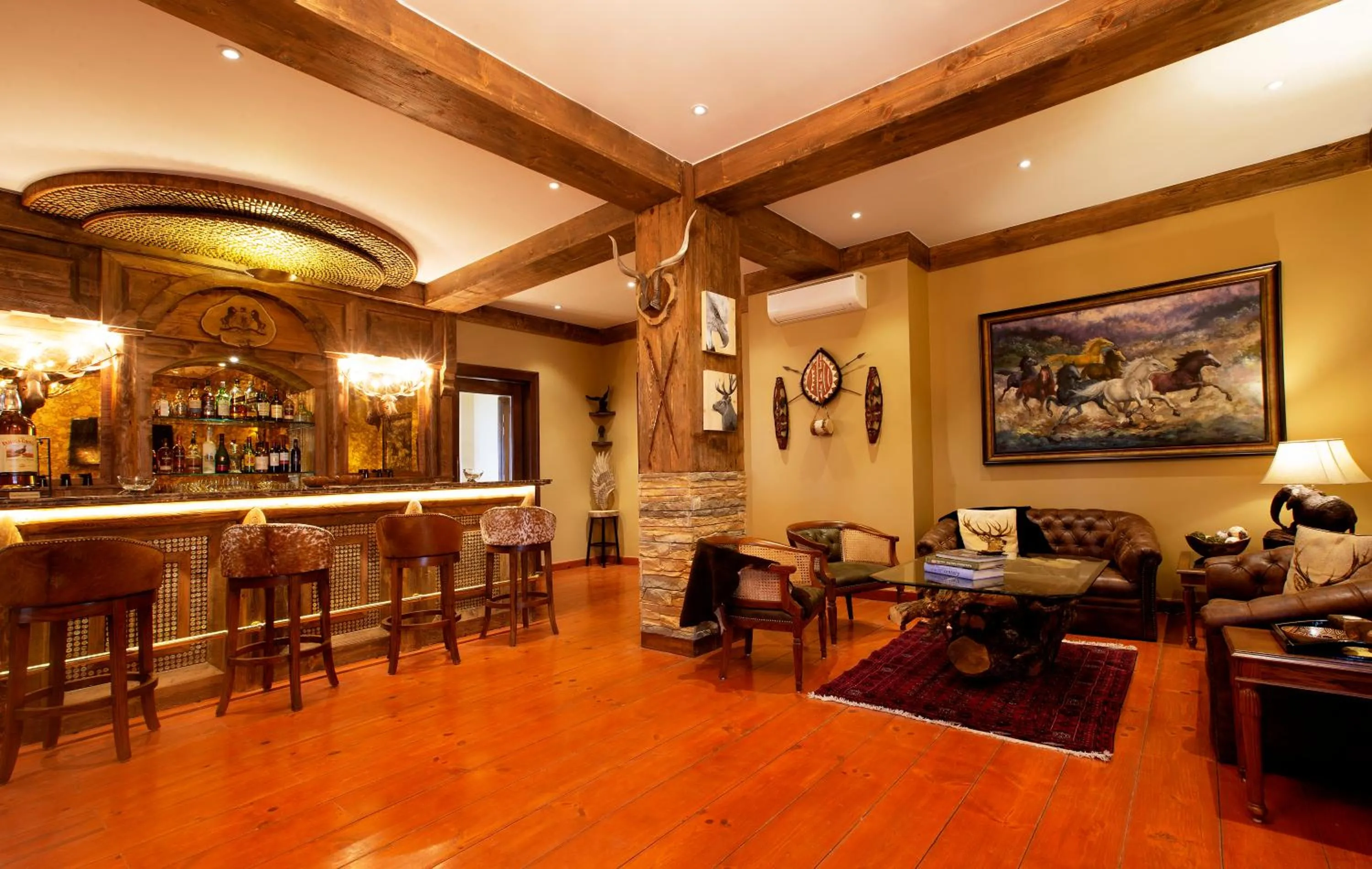 Lounge or bar in Daleside Manor, Boutique Hotel, Kasauli