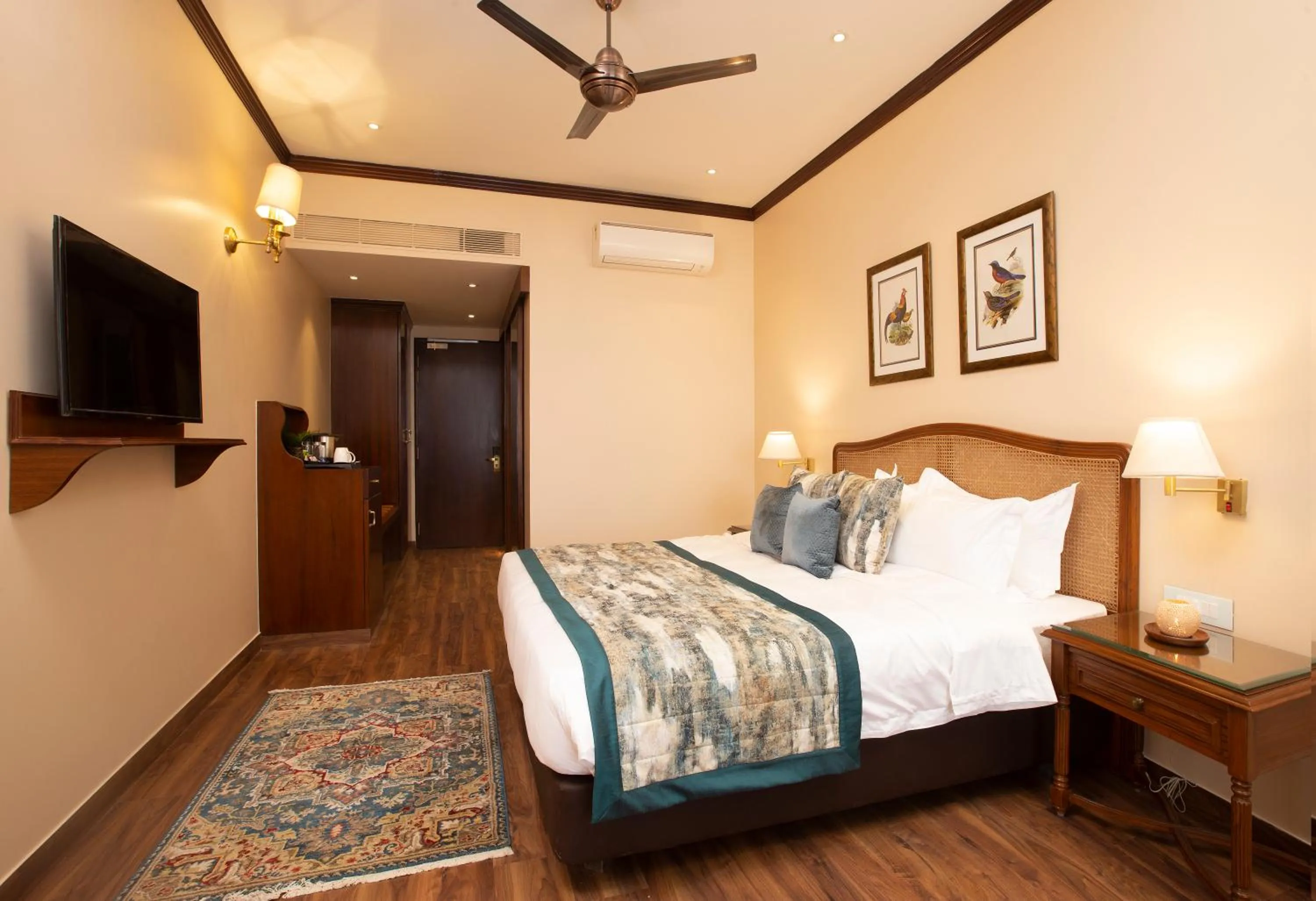 Bed in Daleside Manor, Boutique Hotel, Kasauli