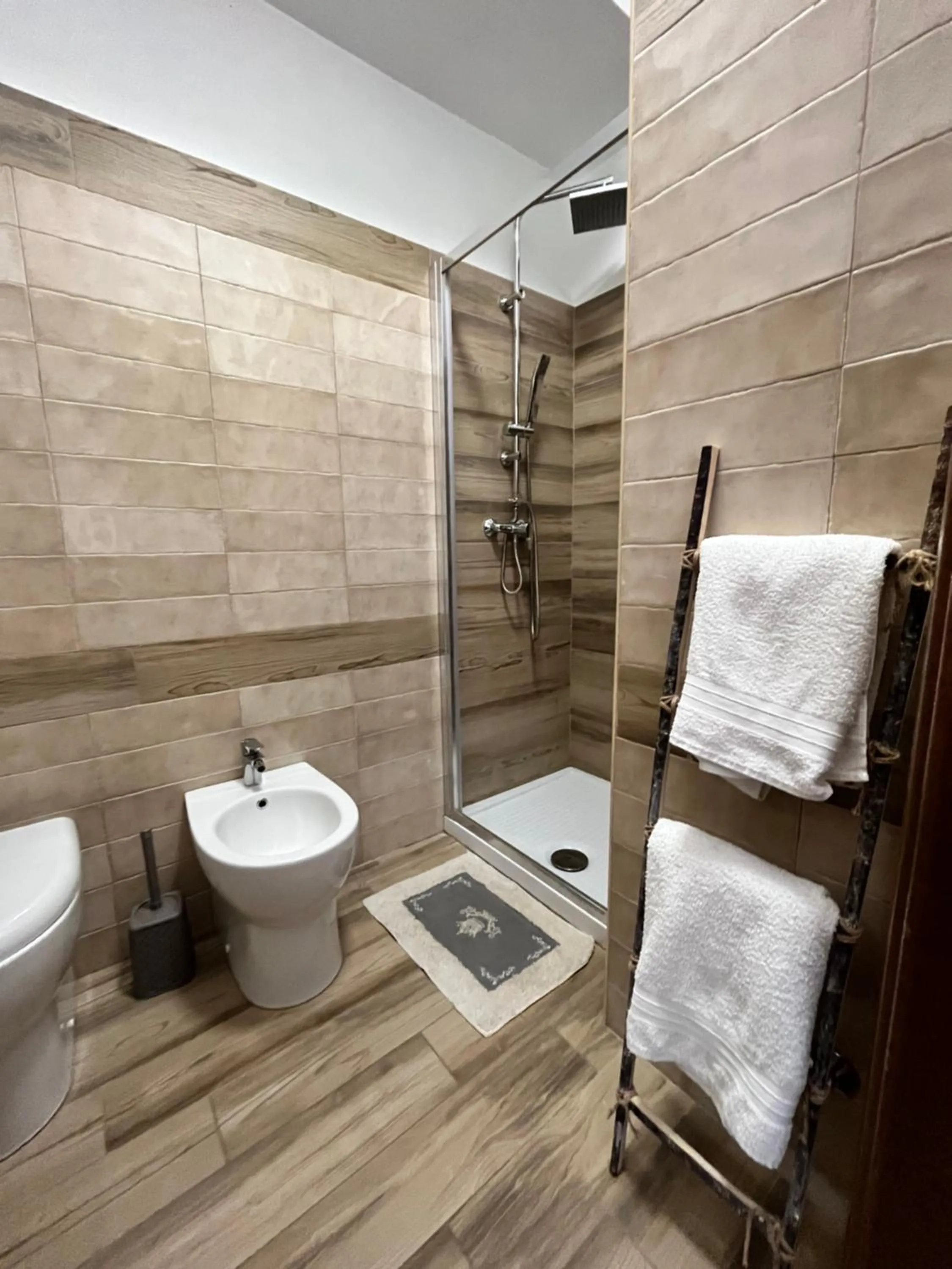 Shower in Donna Viruzza