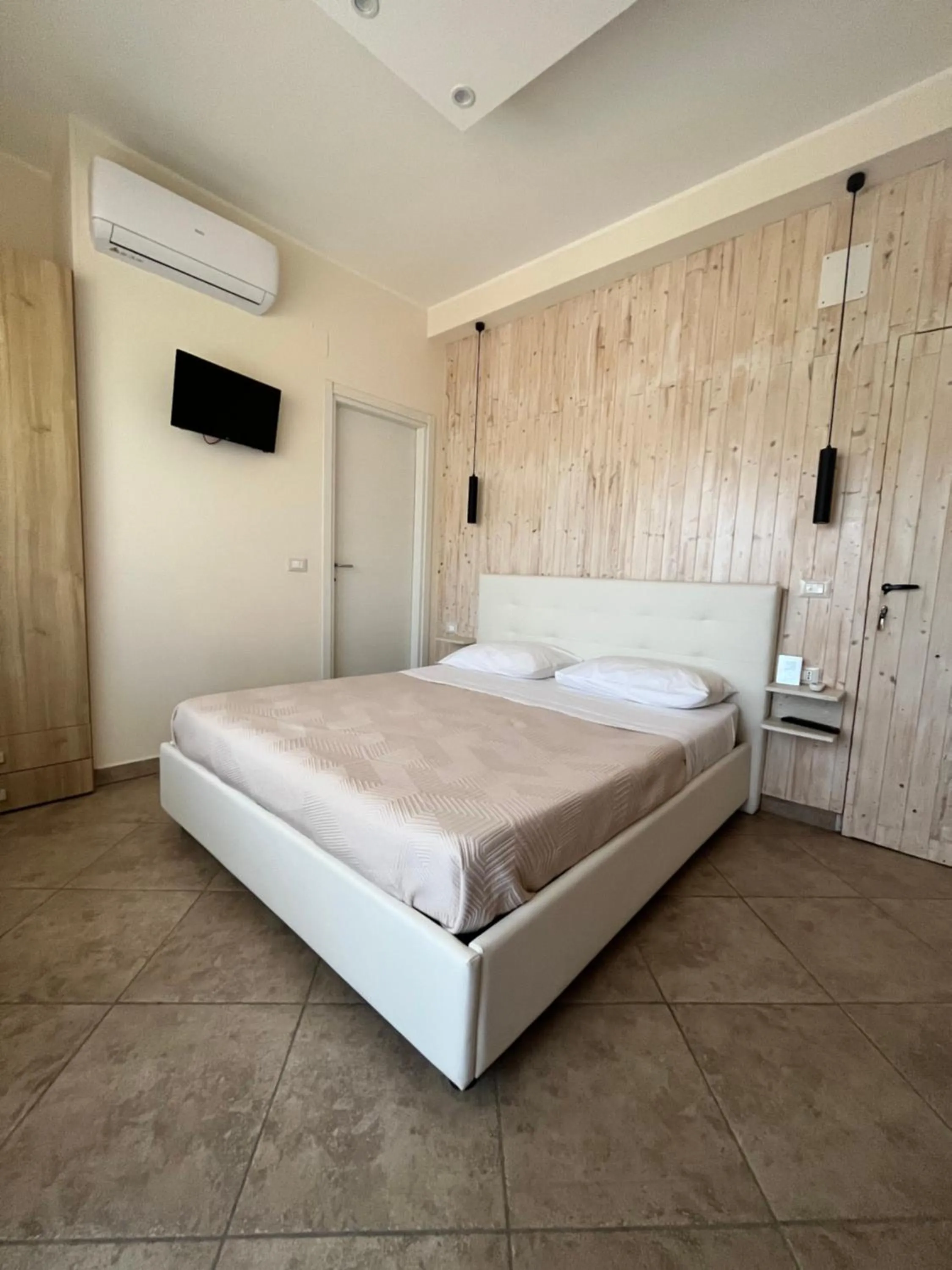 TV and multimedia, Bed in Donna Viruzza