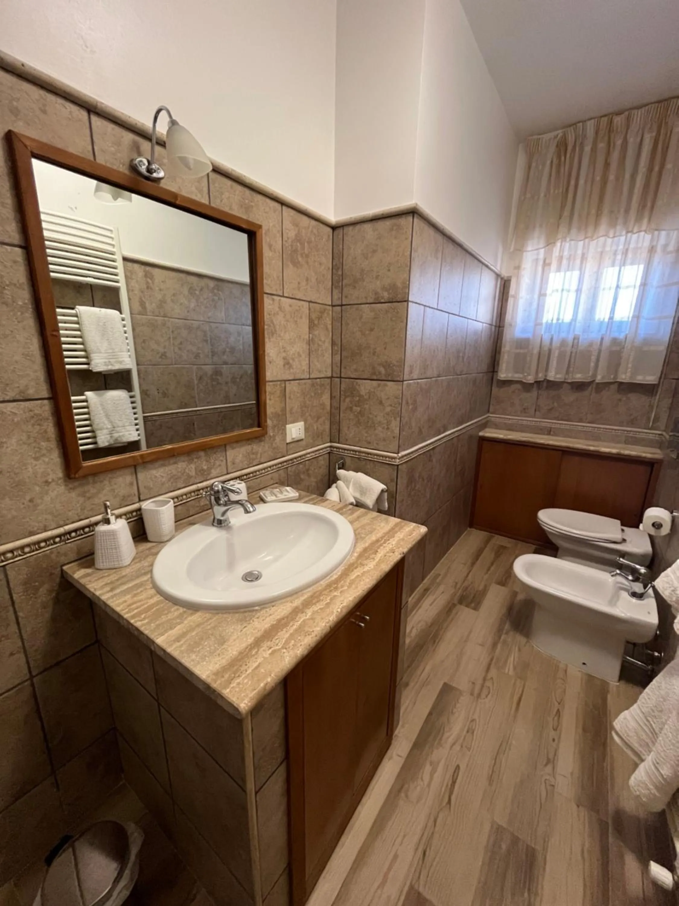 Toilet in Donna Viruzza