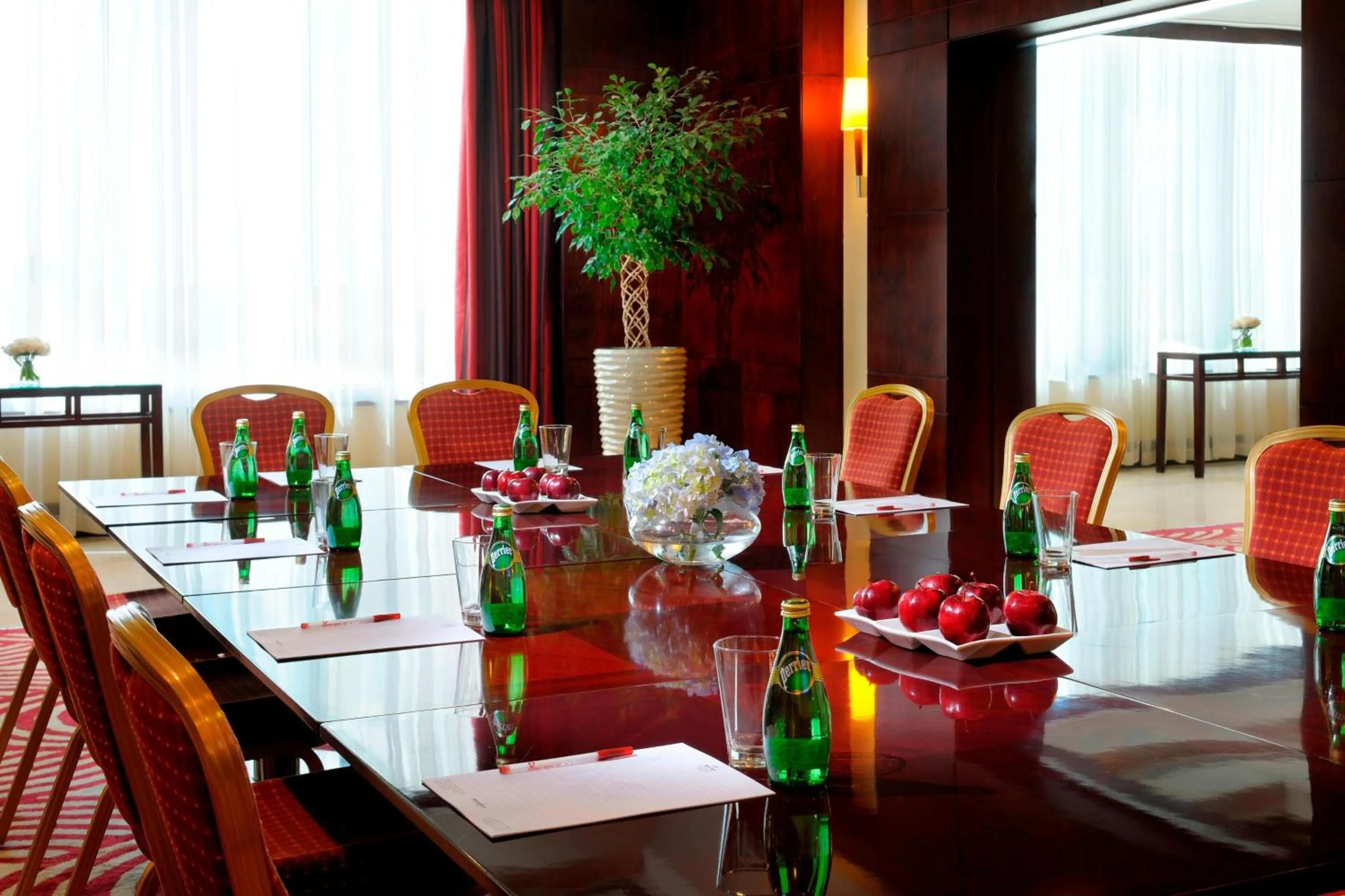 Lounge or bar in Marriott Executive Apartments Manama, Bahrain