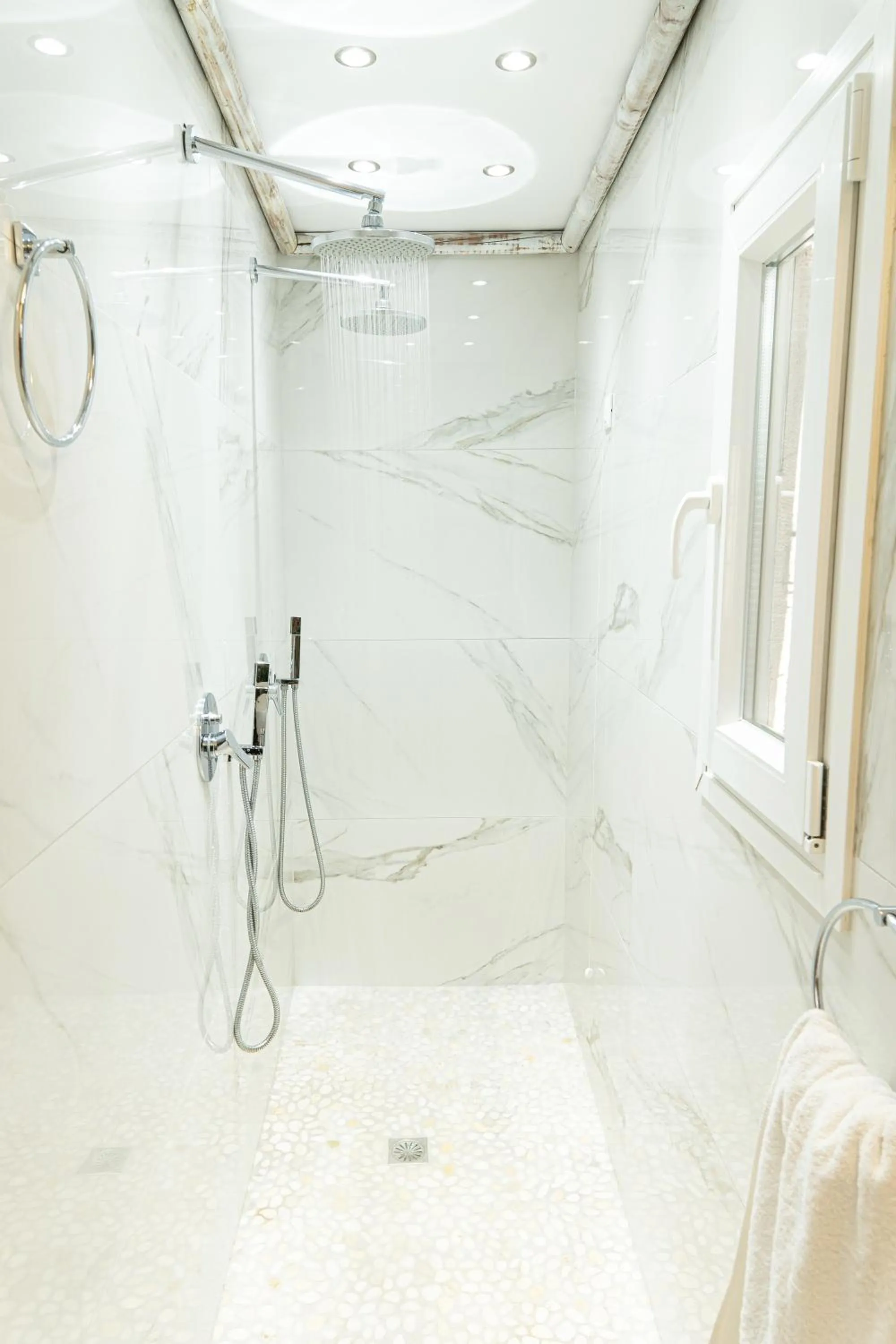 Shower in The Museum Project Oia