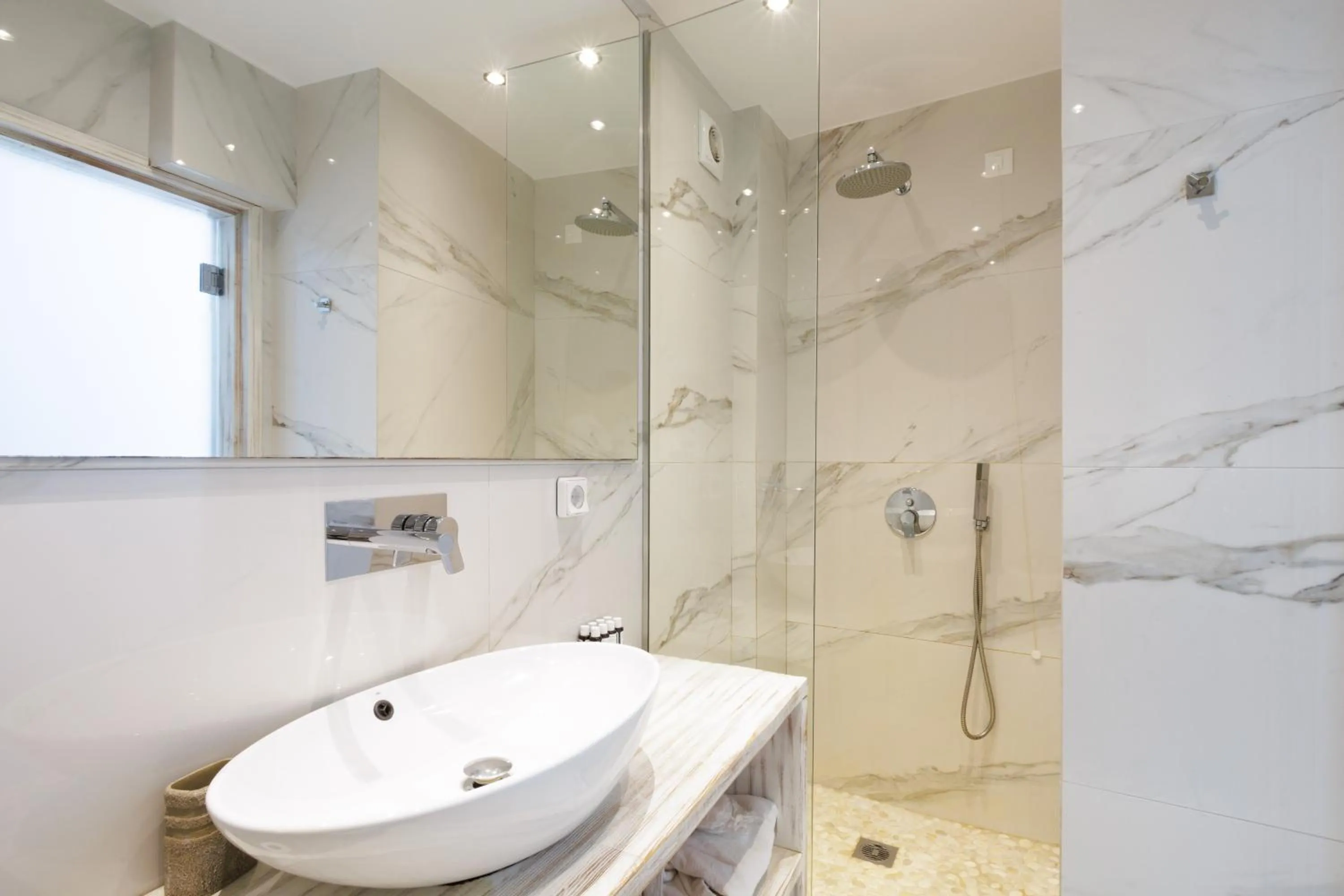 Shower in The Museum Project Oia