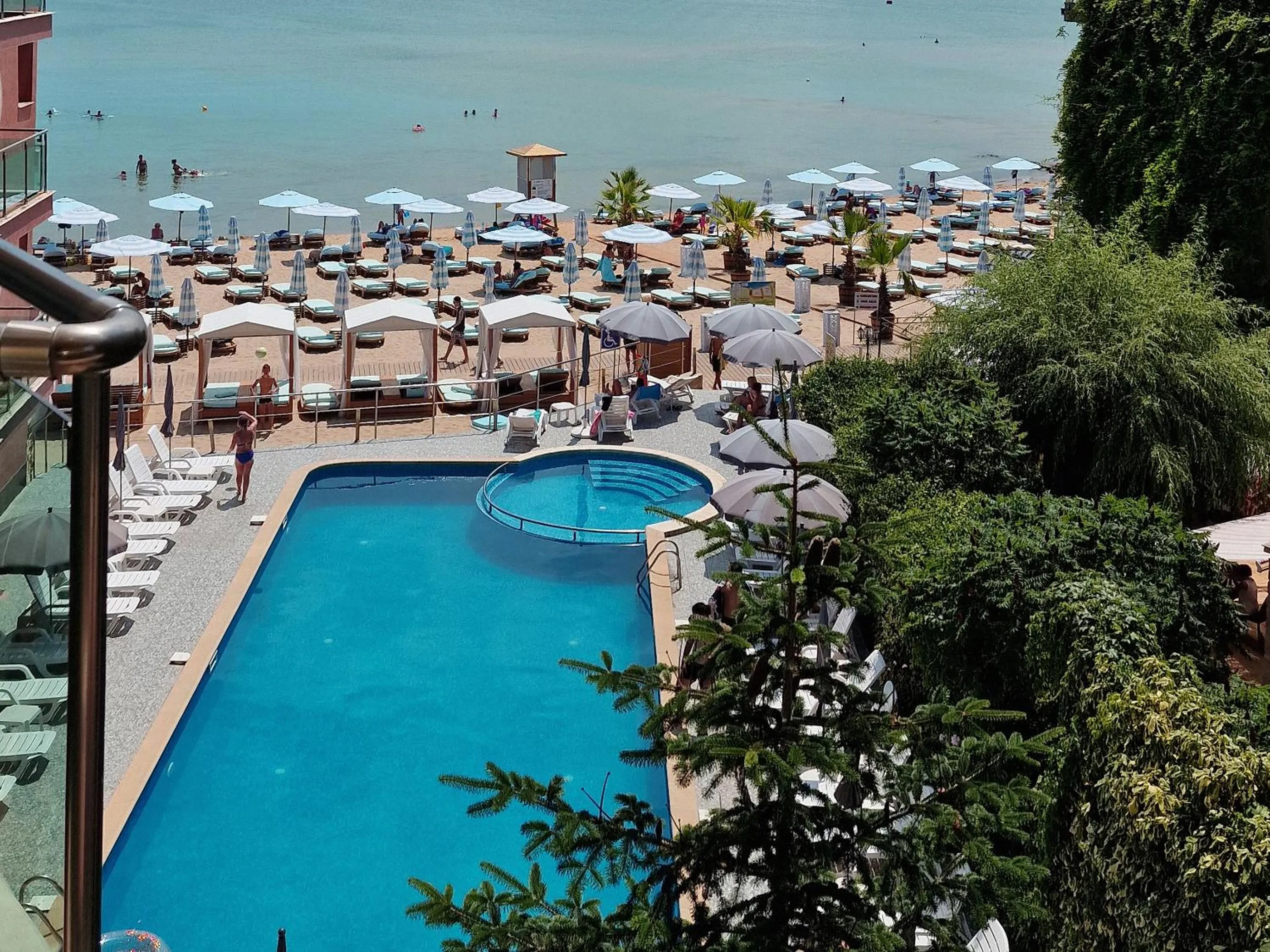 Swimming pool in Beachfront Smart Homes by Marty's