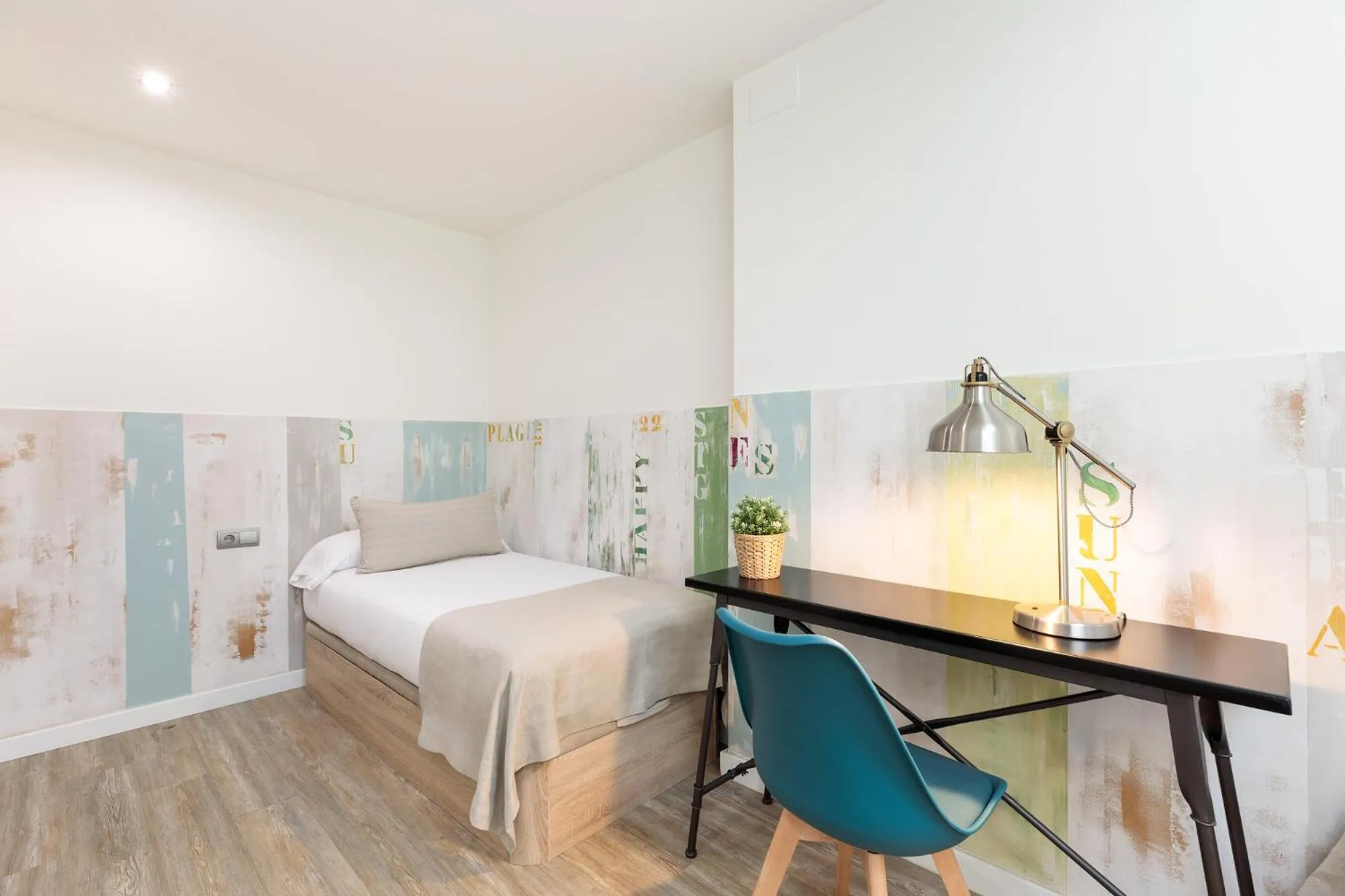 Bed in Sitges Group Blue&White