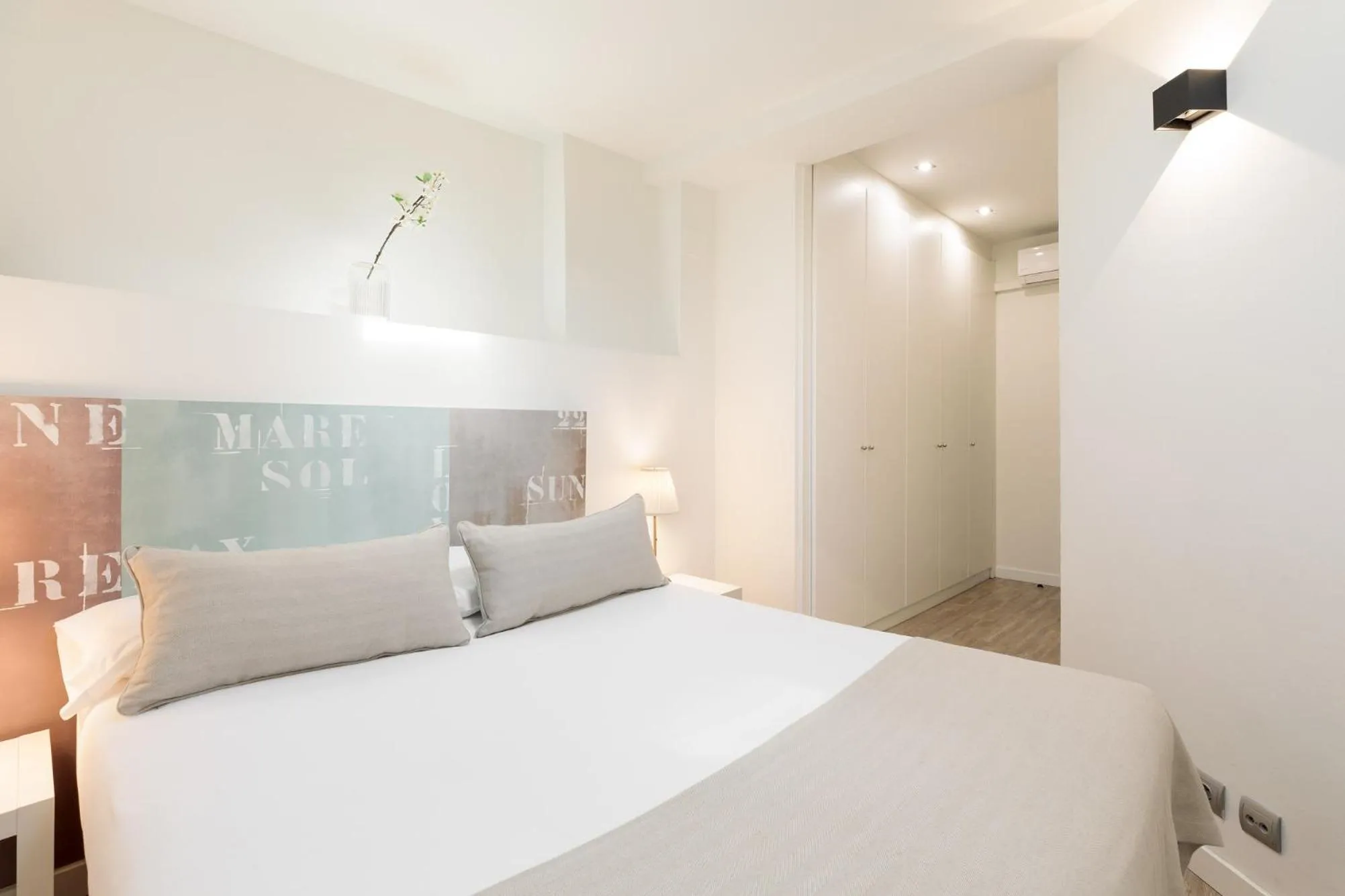 Bed in Sitges Group Blue&White
