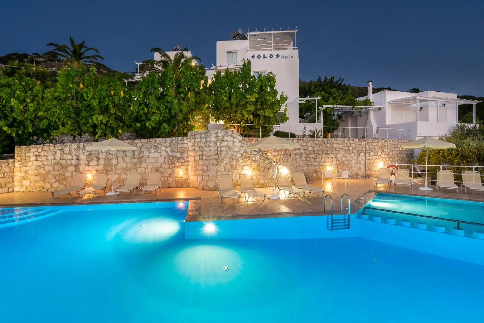 Eolos Apartments
