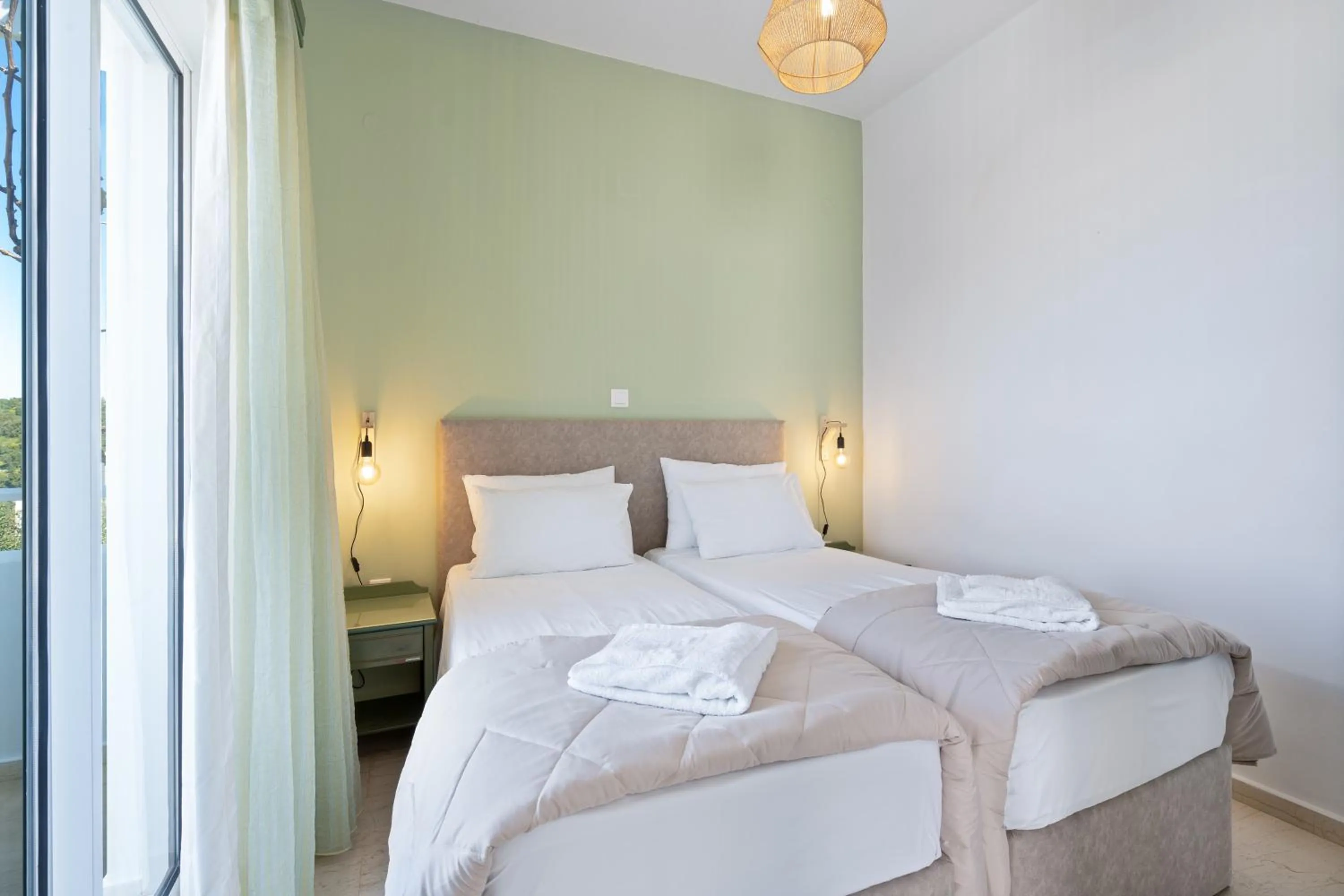 Eolos Apartments