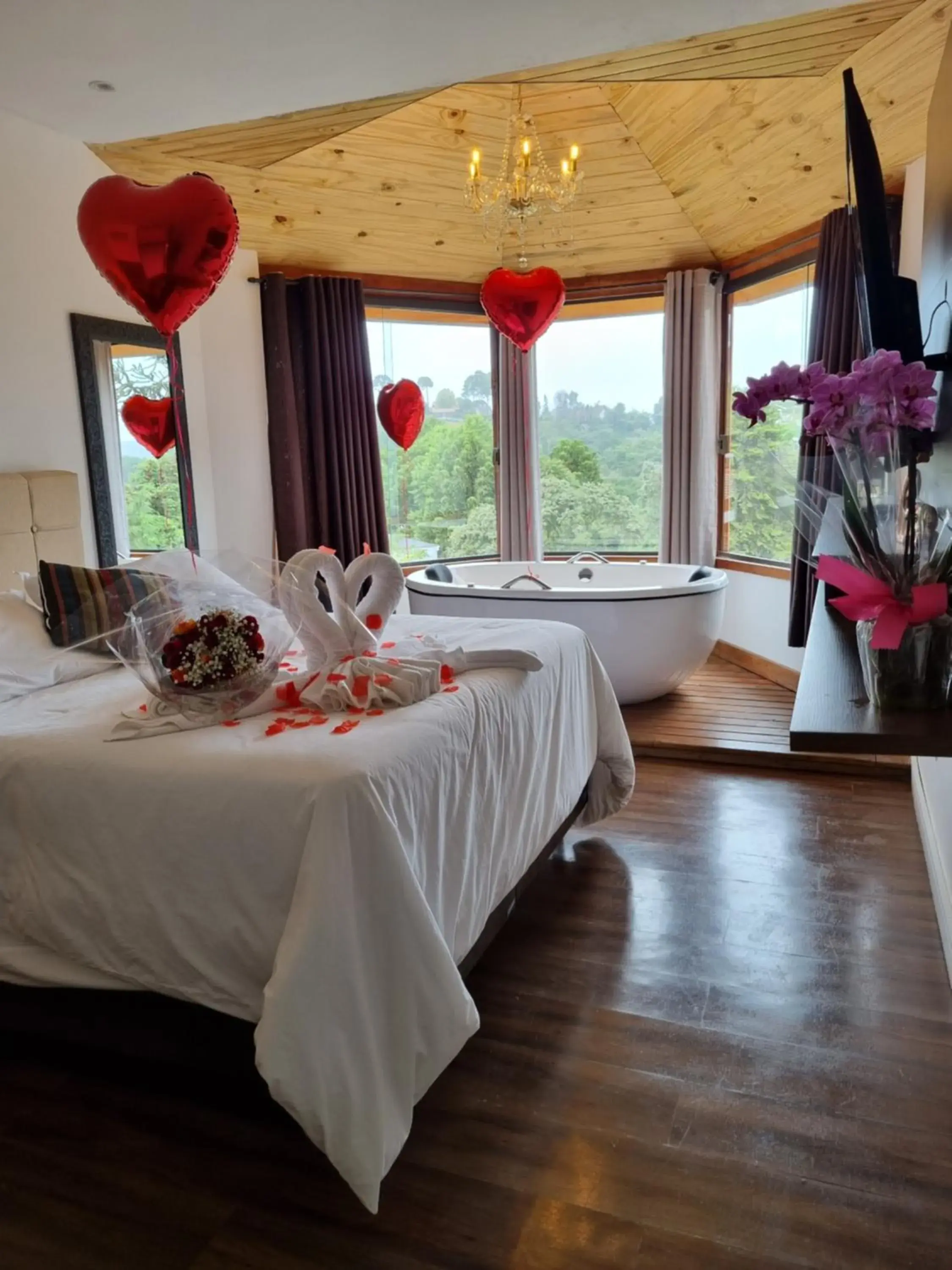 Hot Tub, Bed in Recanto dos Moinhos - Boutique Hotel Hot Tub, Bed in Recanto dos Moinhos - Boutique Hotel