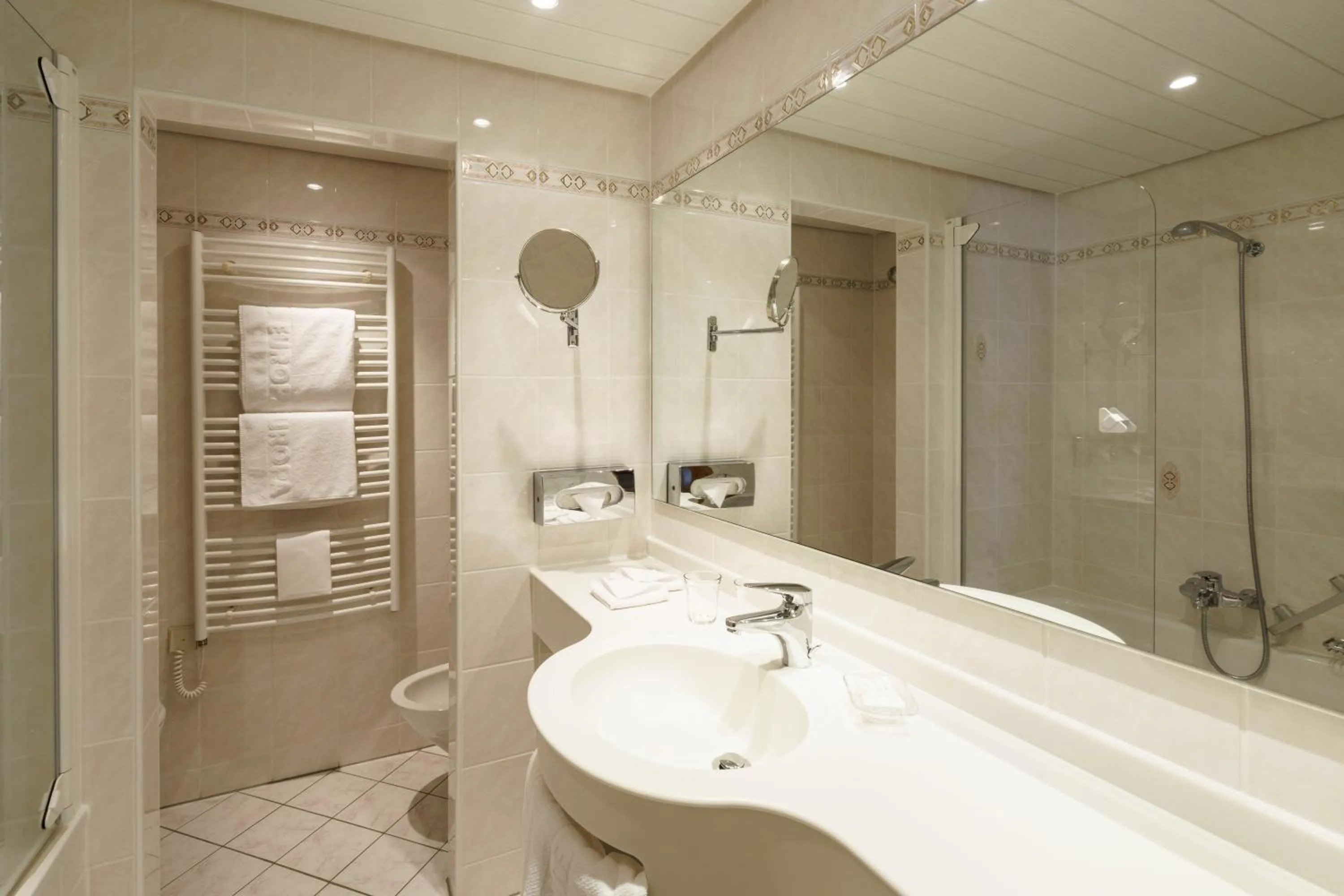 Hotel Europa Suites St Moritz