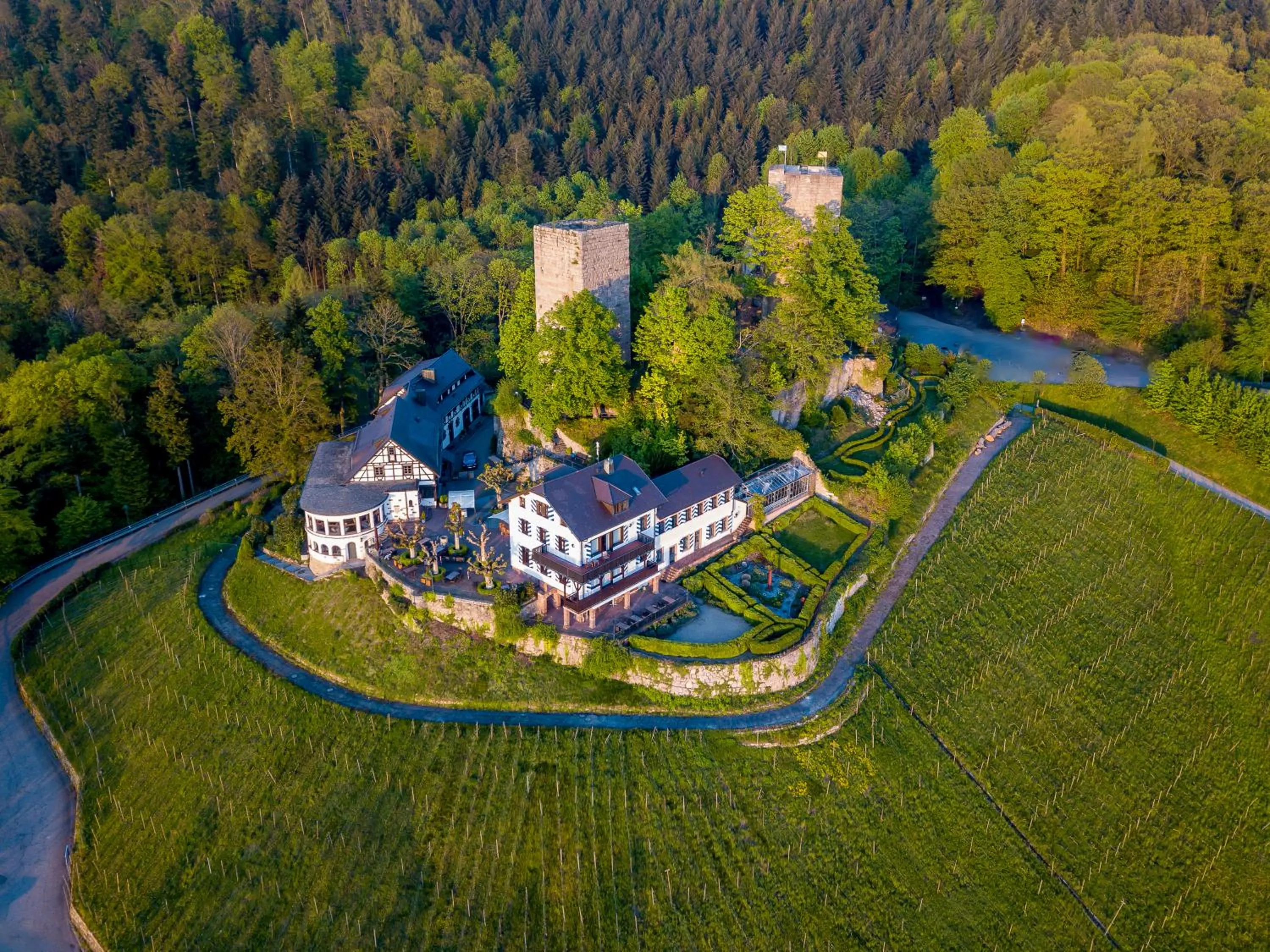 Property building in Burg Windeck ***S