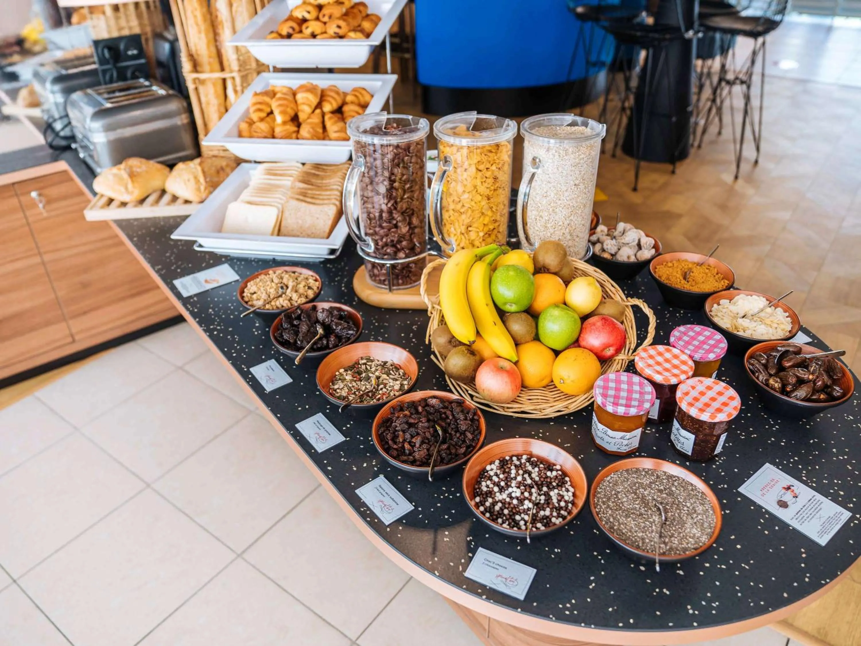 Restaurant/places to eat in ibis Styles Nice Aéroport Arenas