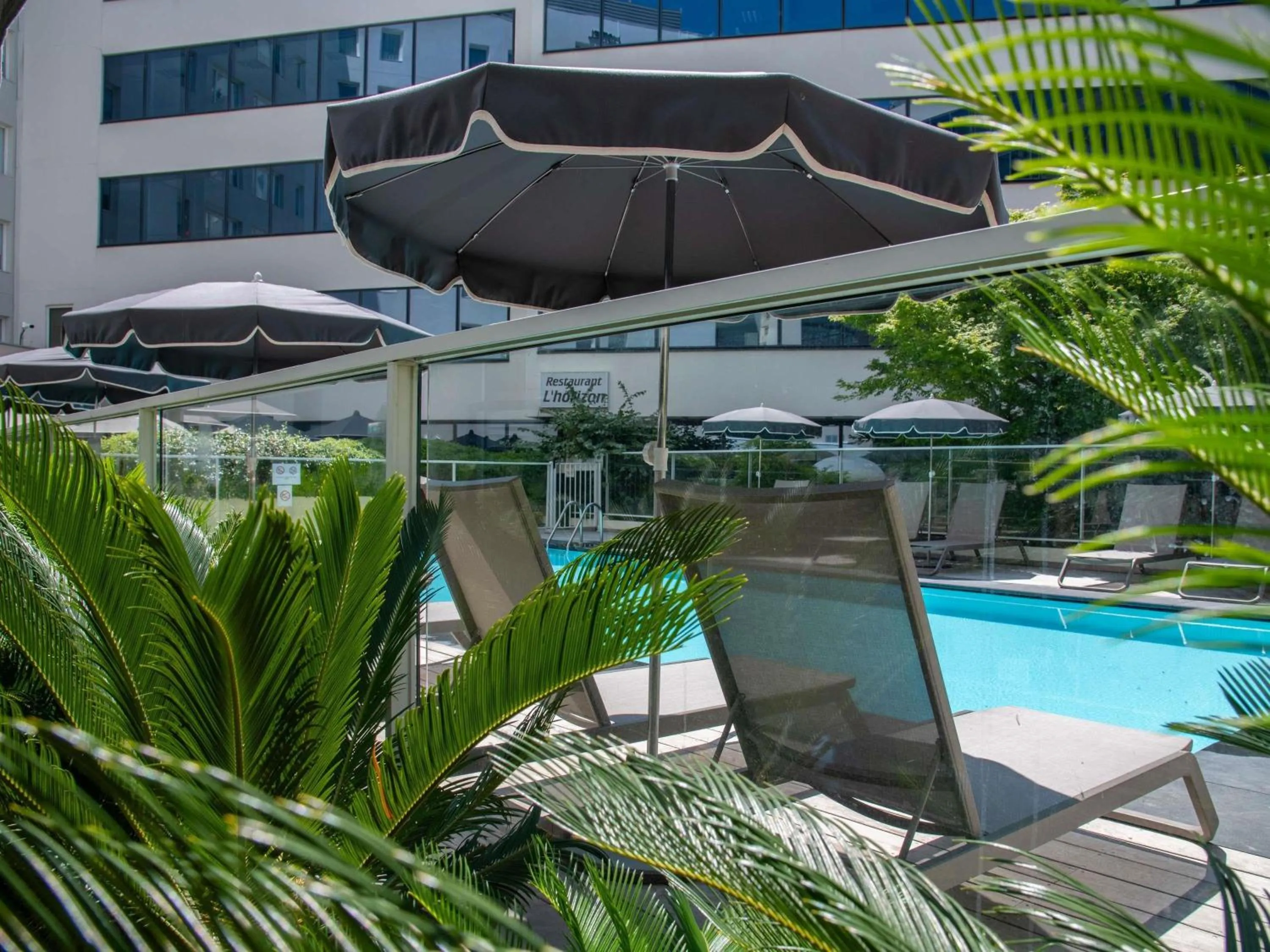 Pool view in ibis Styles Nice Aéroport Arenas