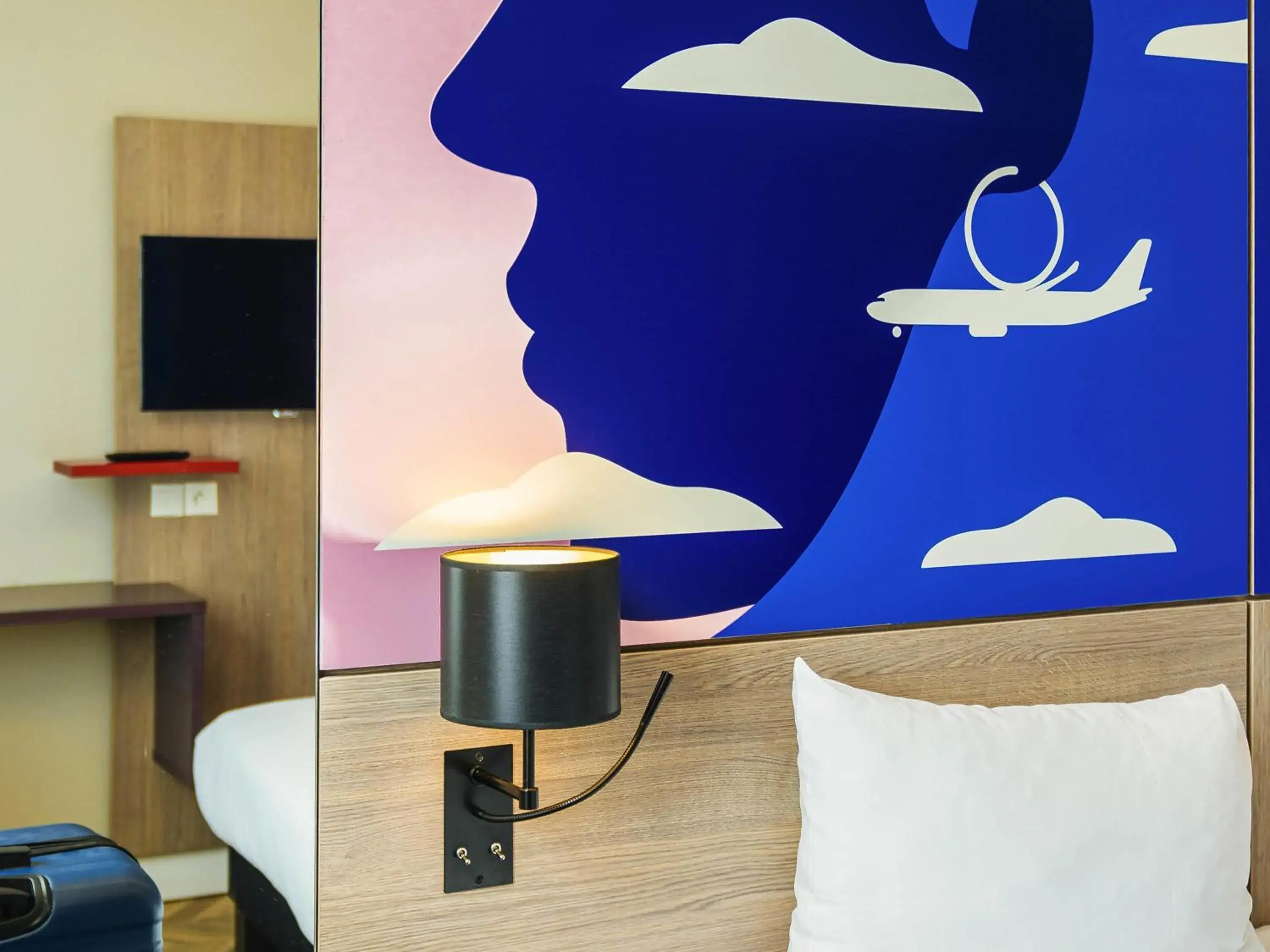 Bedroom, Bed in ibis Styles Nice Aéroport Arenas Bedroom, Bed in ibis Styles Nice Aéroport Arenas