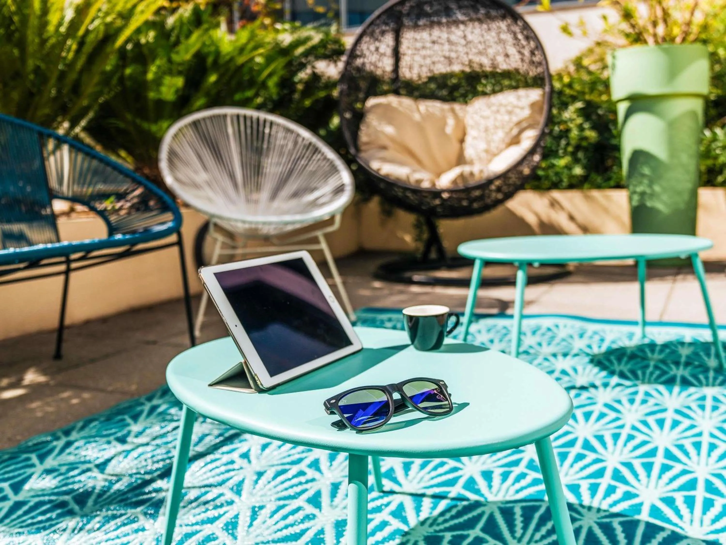 Lounge or bar in ibis Styles Nice Aéroport Arenas