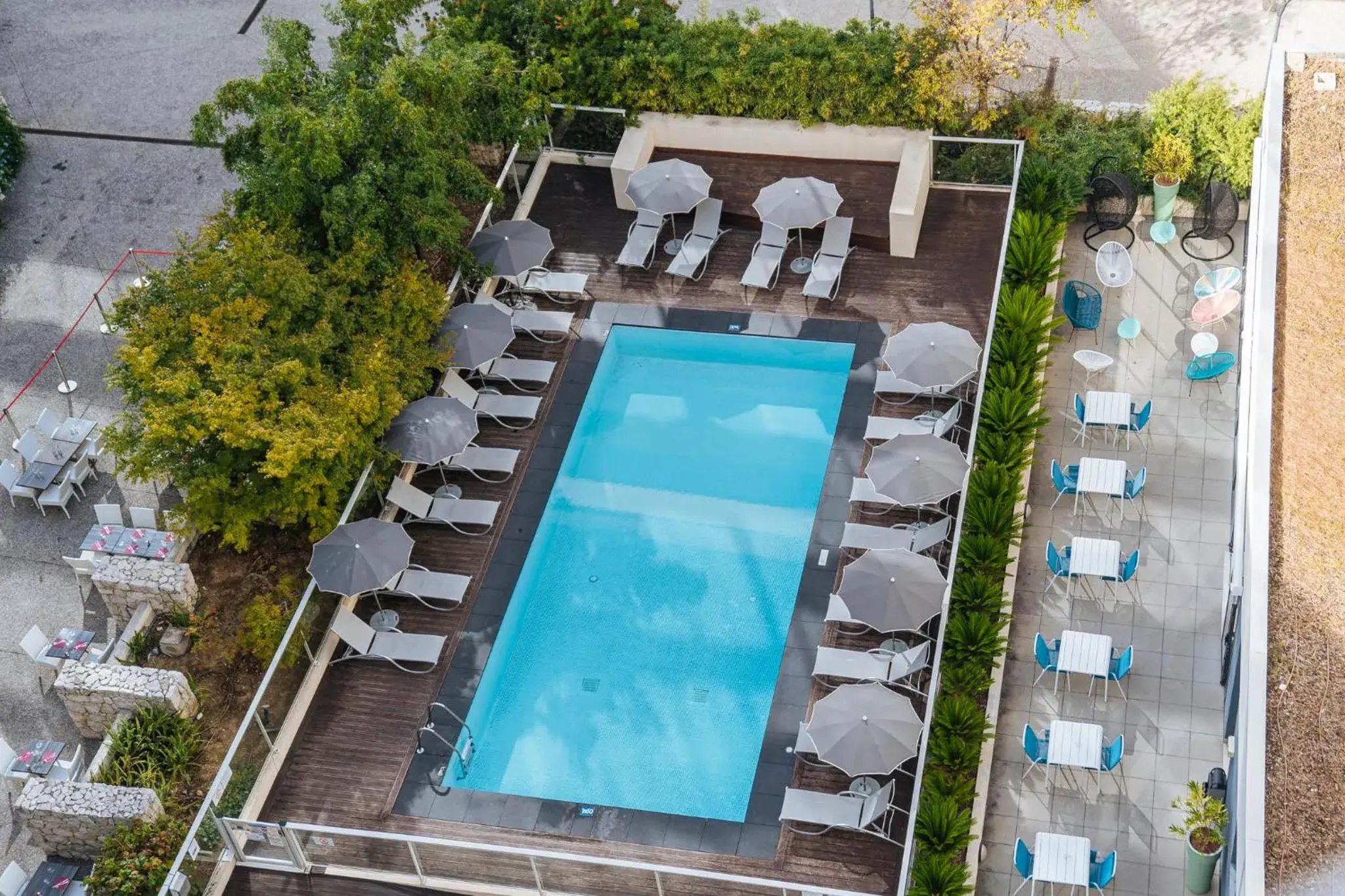 Pool View in ibis Styles Nice Aéroport Arenas