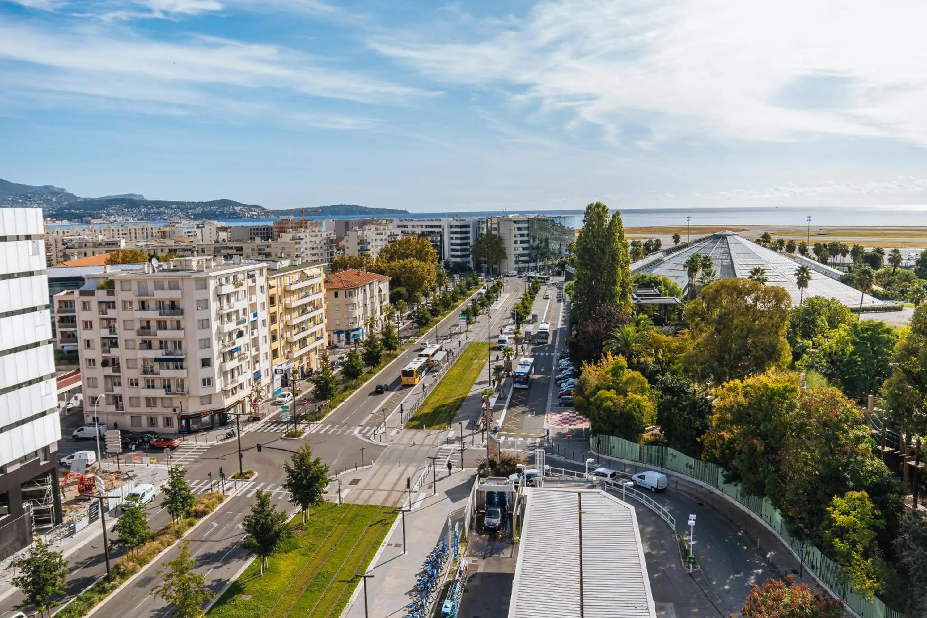 Bird's eye view, Bird's-eye View in ibis Styles Nice Aéroport Arenas