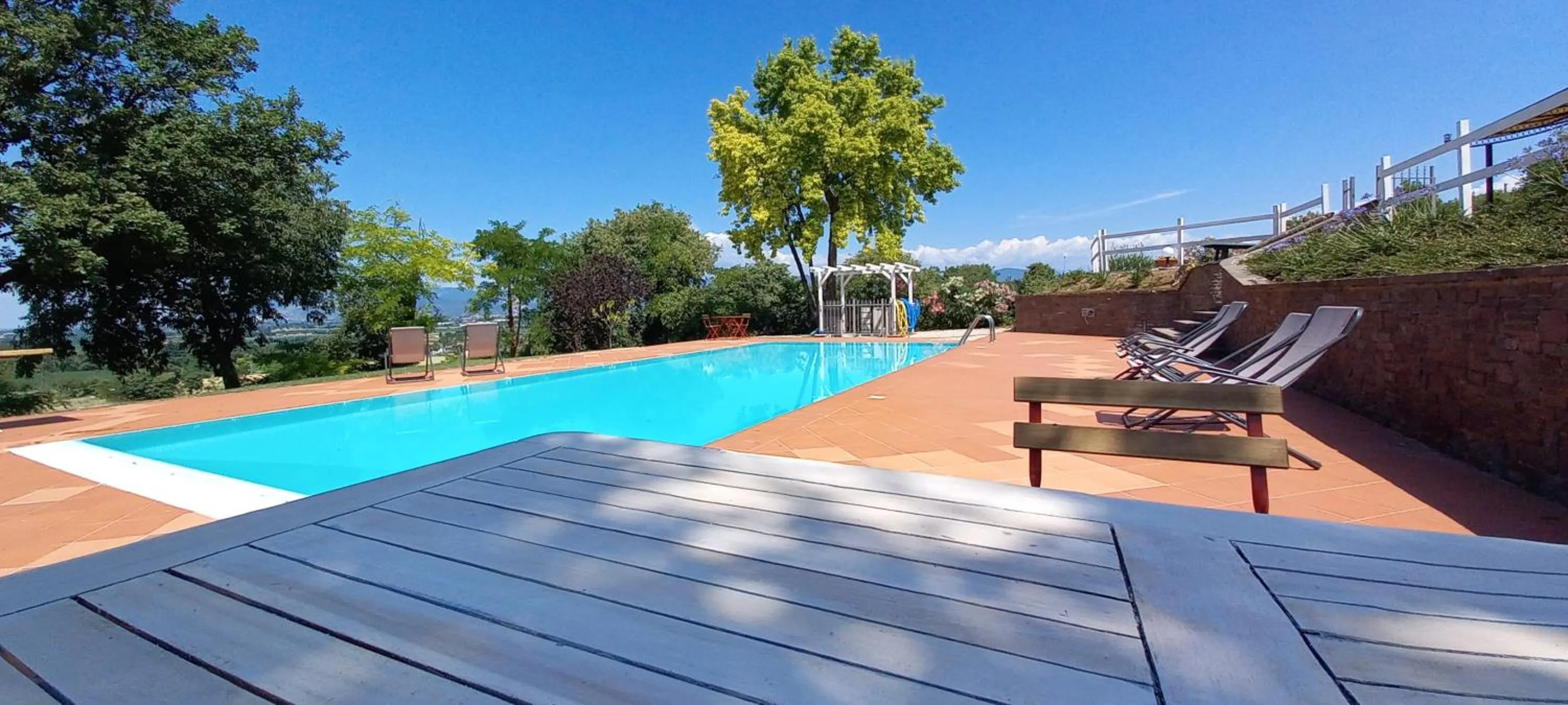 Swimming pool in Villa Bagnole B&B - Holiday Apartments