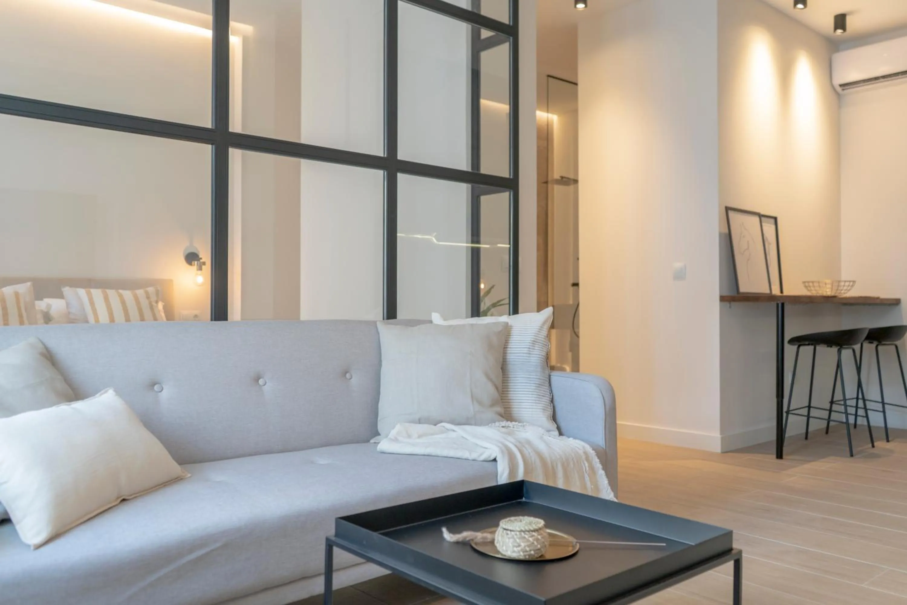 Photo of the whole room in Suites Alfonso X