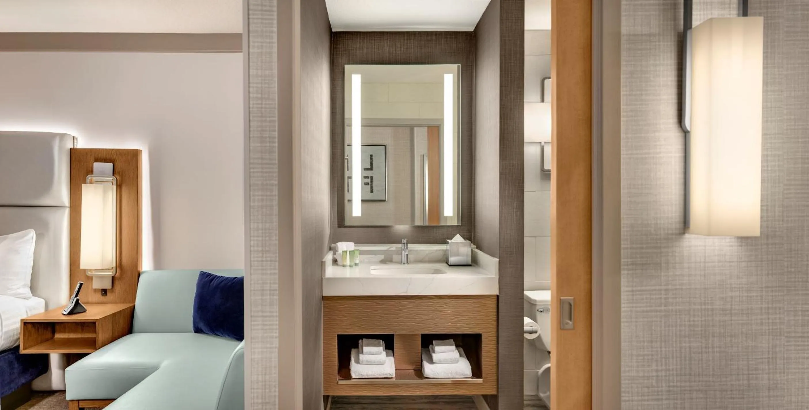 Bathroom, Bed in The STRAT Hotel, Casino & Tower