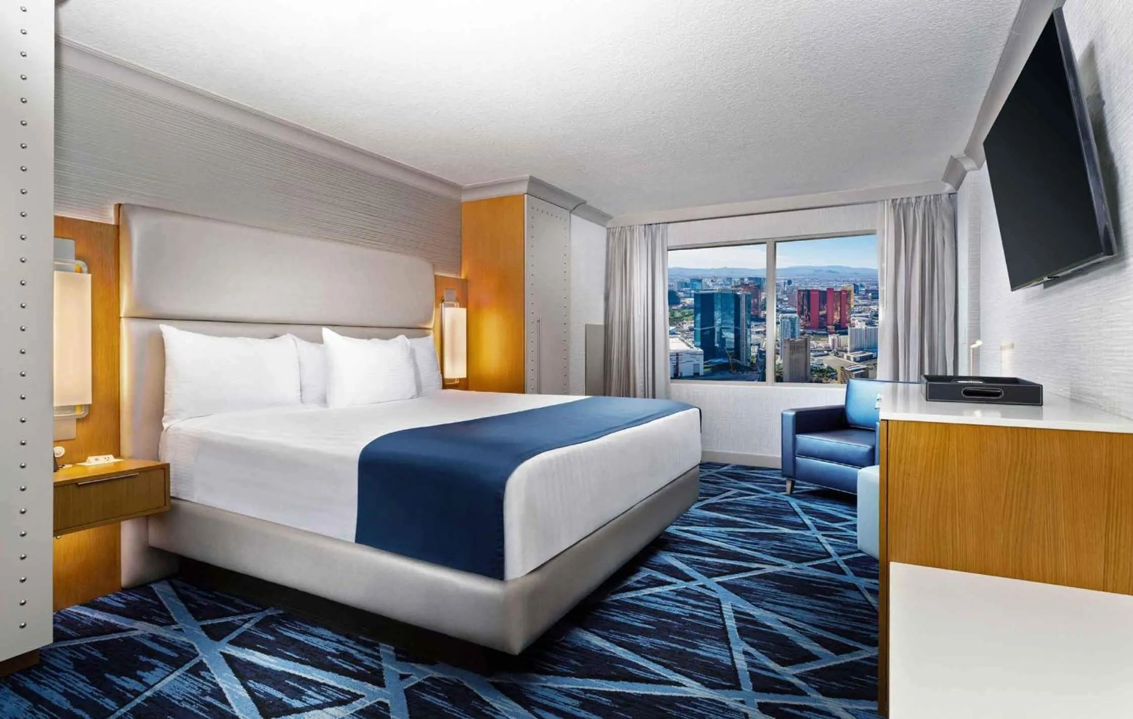 TV and multimedia, Bed in The STRAT Hotel, Casino & Tower