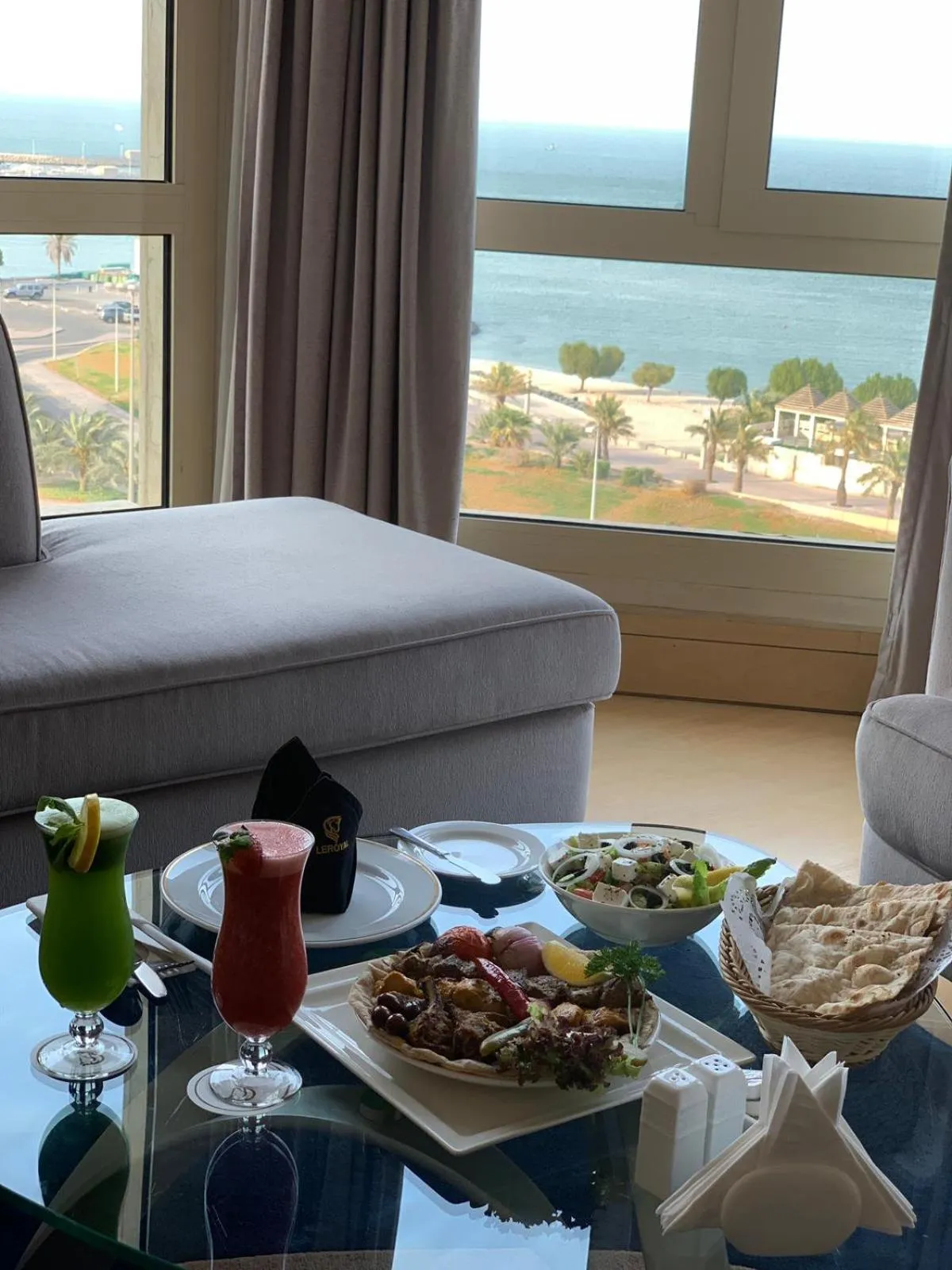 Food and drinks in Le Royal Hotel