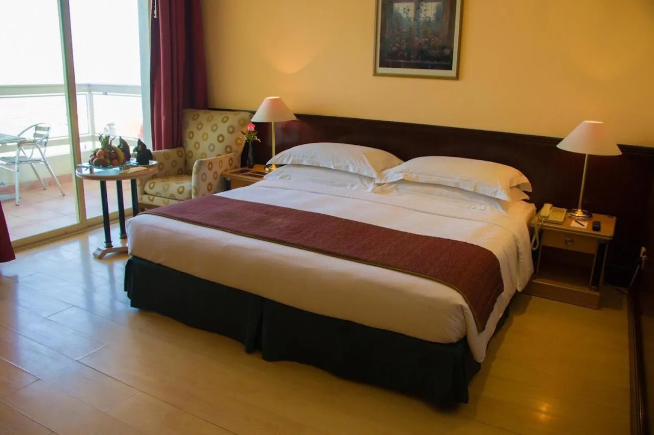 Bed in Le Royal Hotel