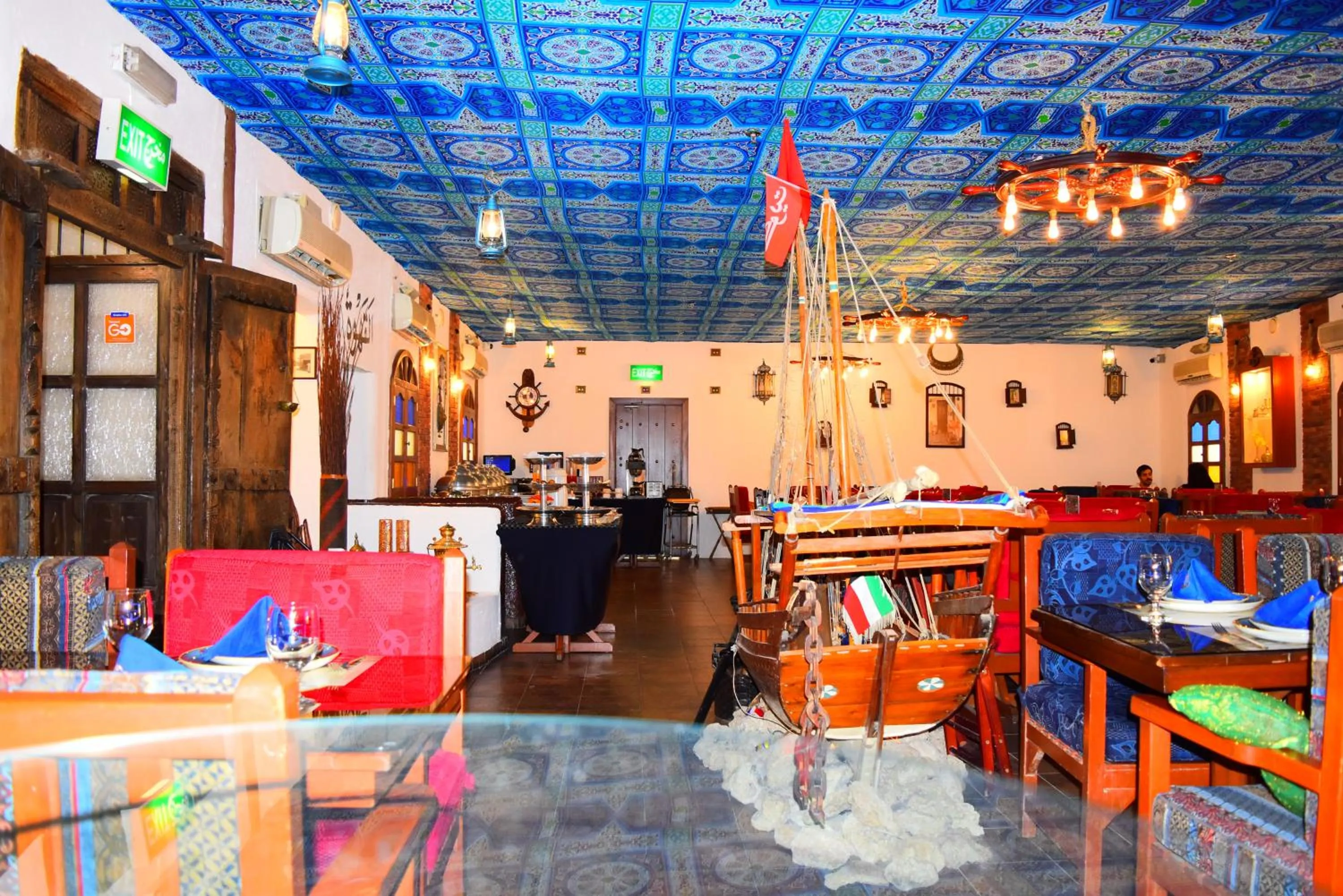 Restaurant/places to eat in Le Royal Hotel