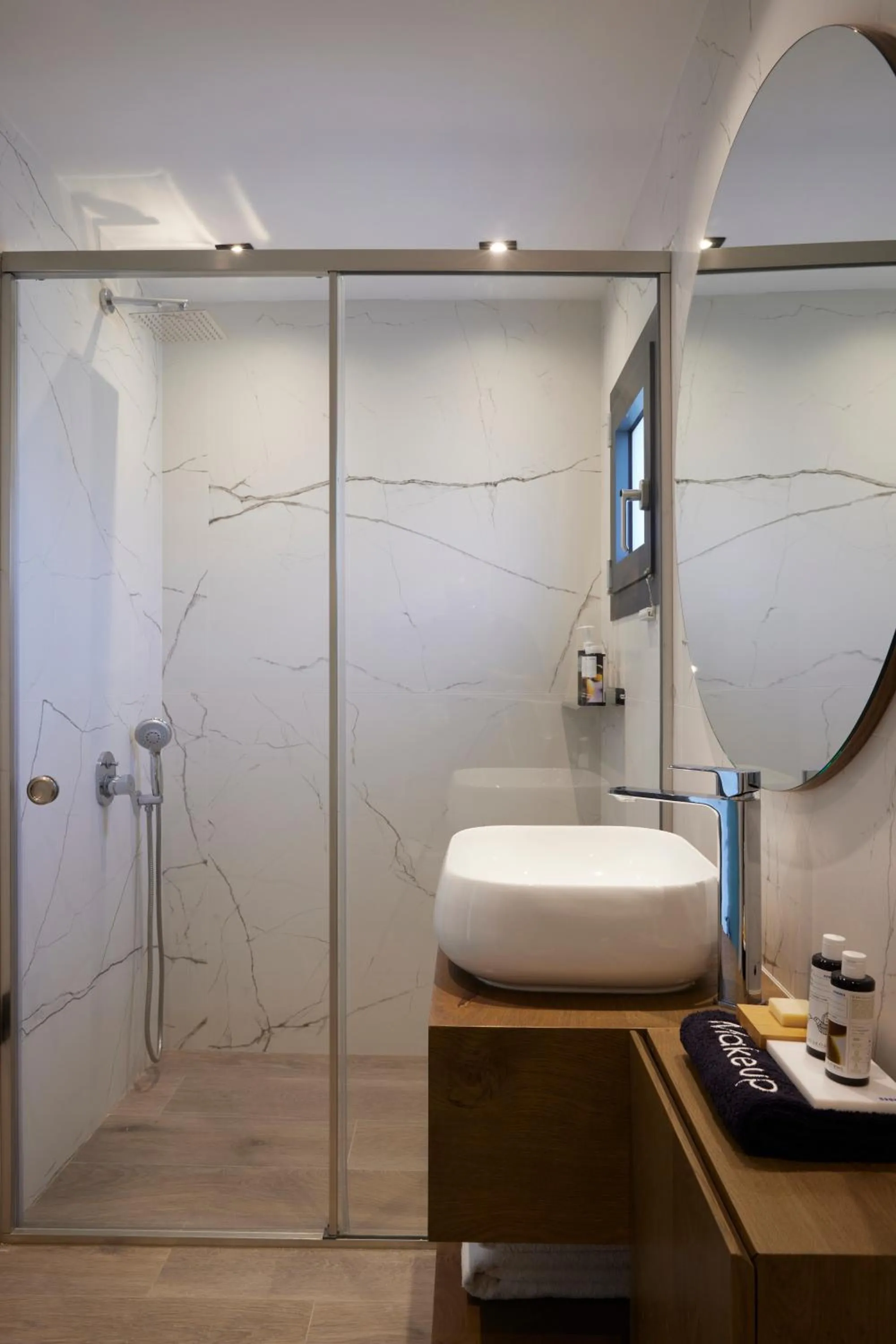 Shower in Villa OMNIA - Luxury Bound on Earth