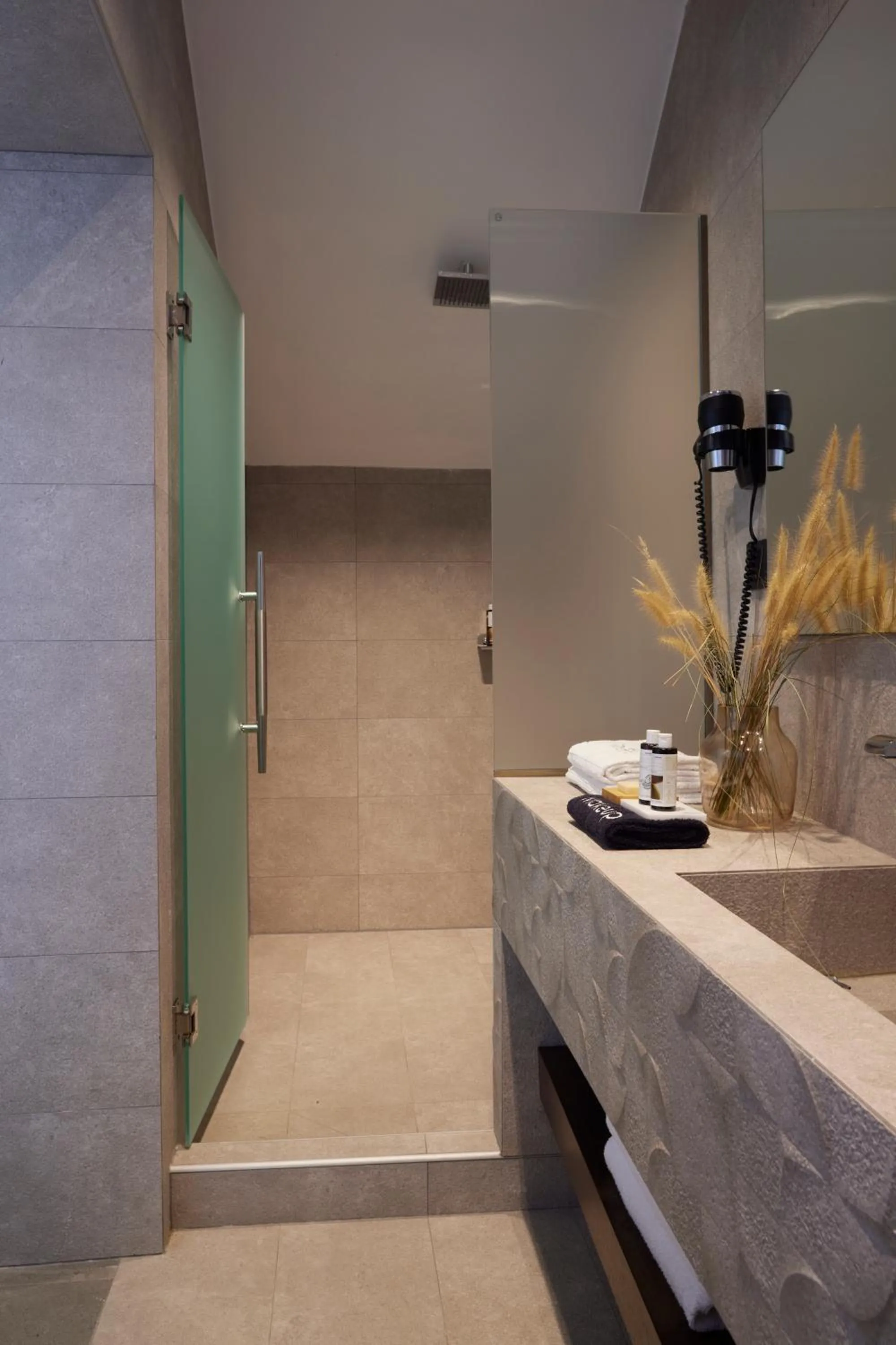 Shower in Villa OMNIA - Luxury Bound on Earth