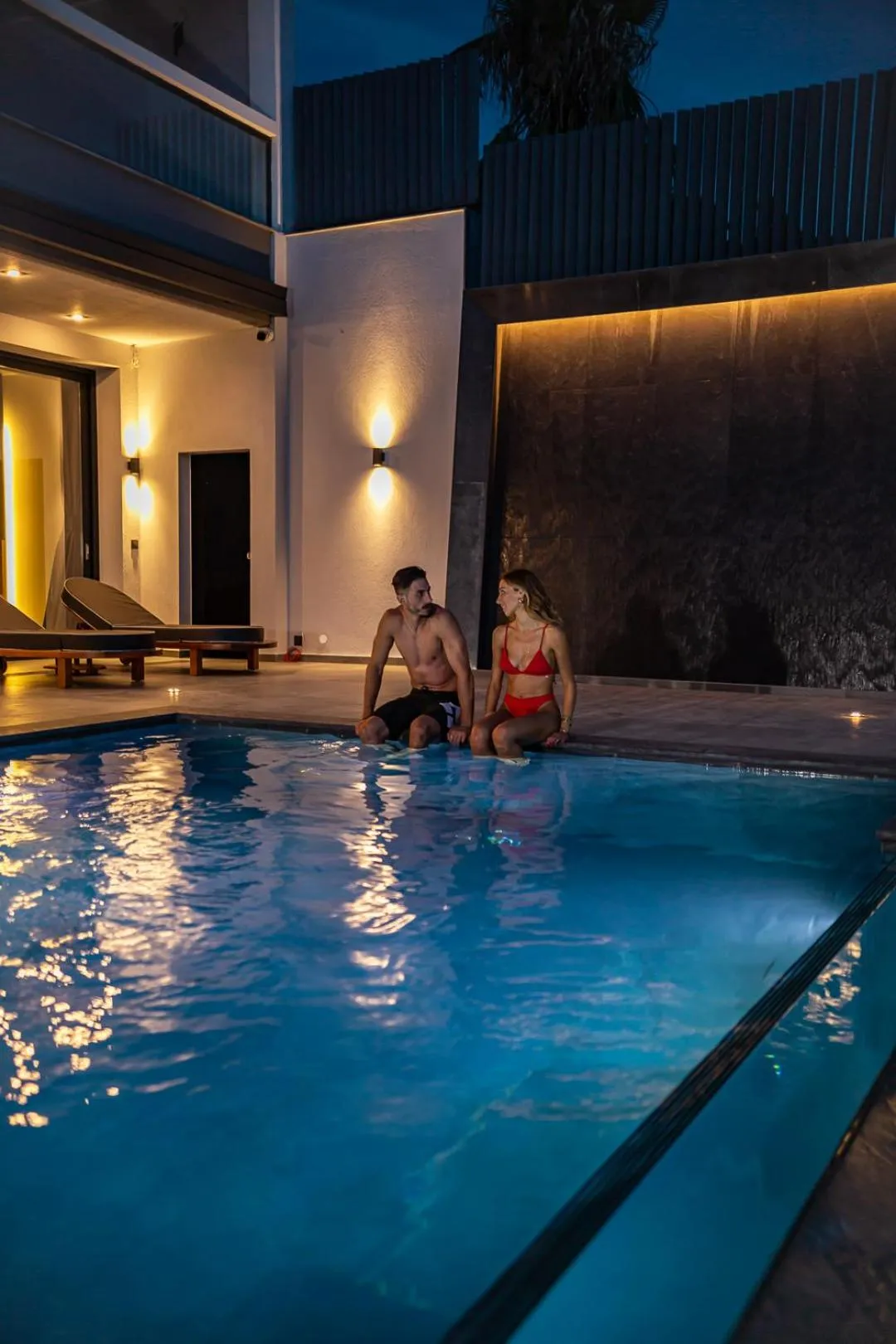 Night in Villa OMNIA - Luxury Bound on Earth