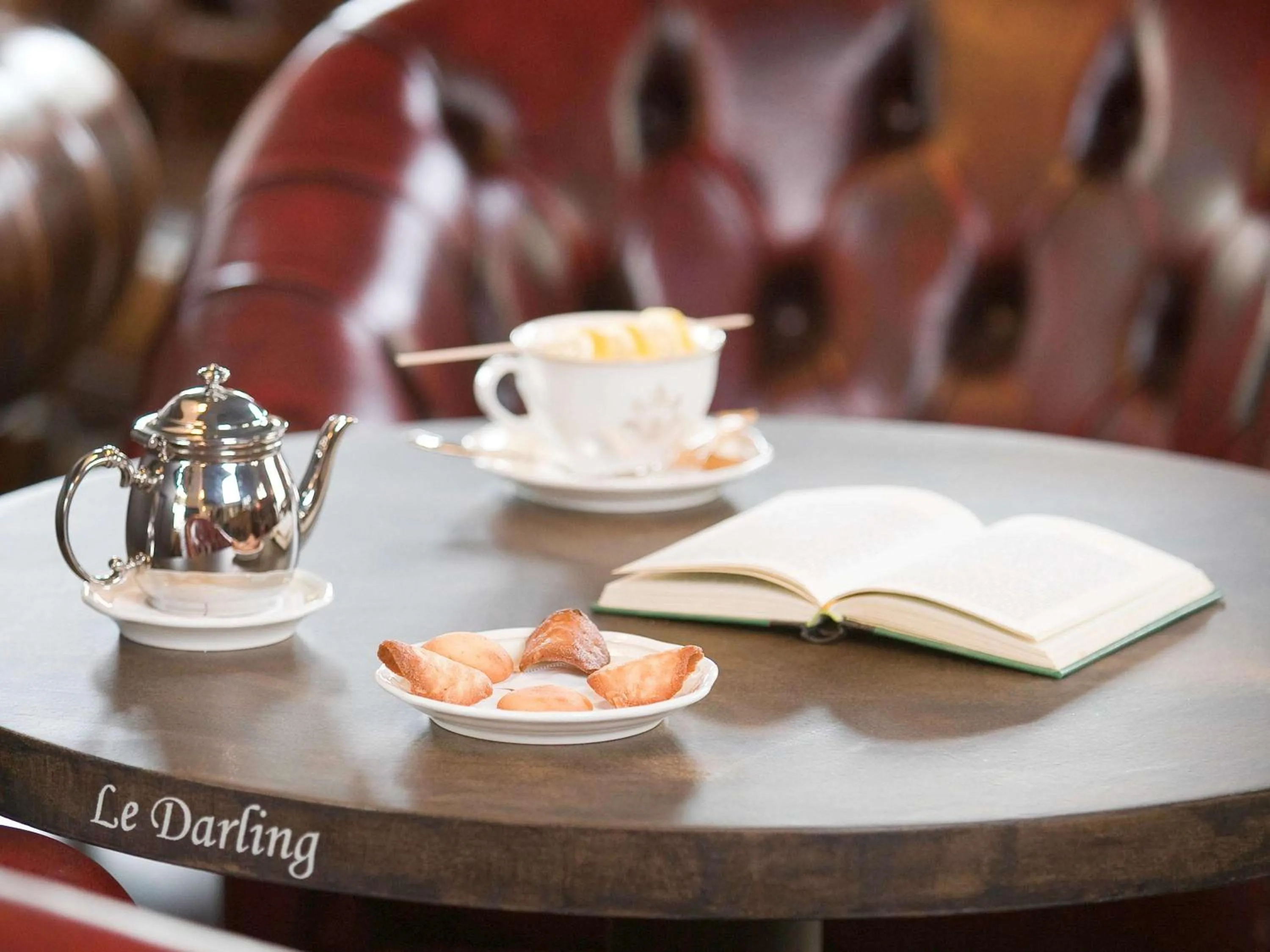 Lounge or bar in Royal Emeraude Hotel Dinard - MGallery Collection