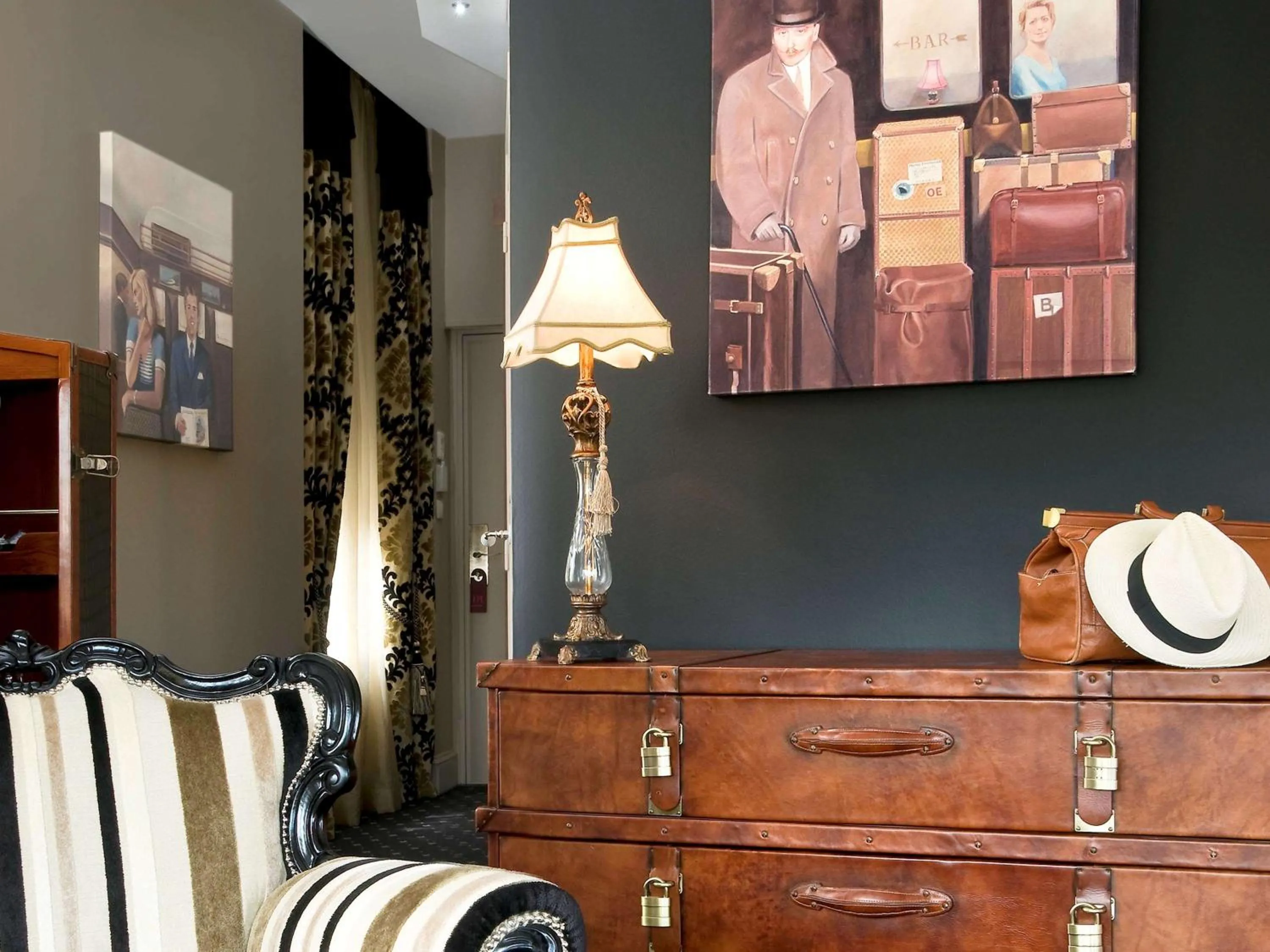 Photo of the whole room in Royal Emeraude Hotel Dinard - MGallery Collection