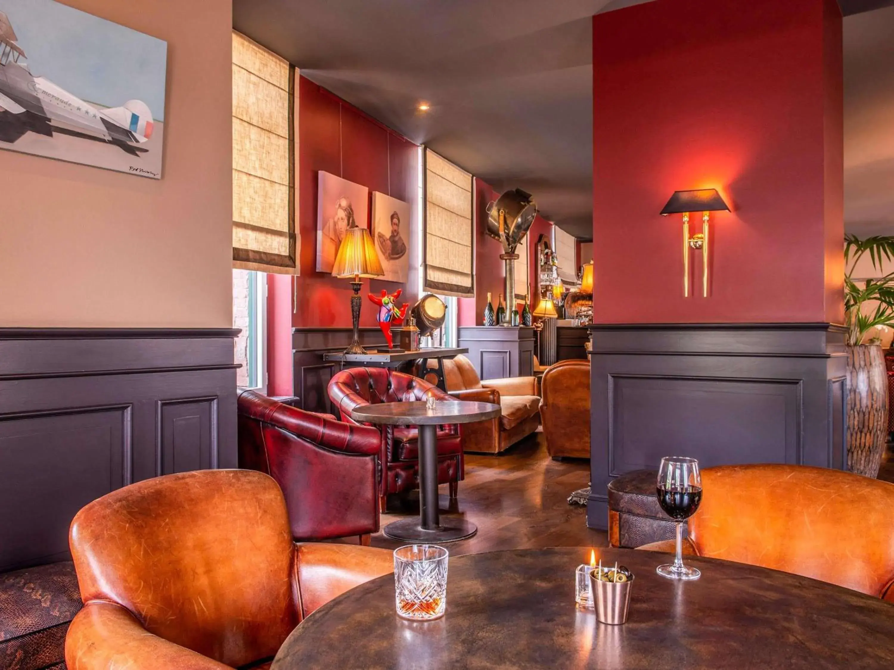 Lounge or bar in Royal Emeraude Hotel Dinard - MGallery Collection Lounge or bar in Royal Emeraude Hotel Dinard - MGallery Collection