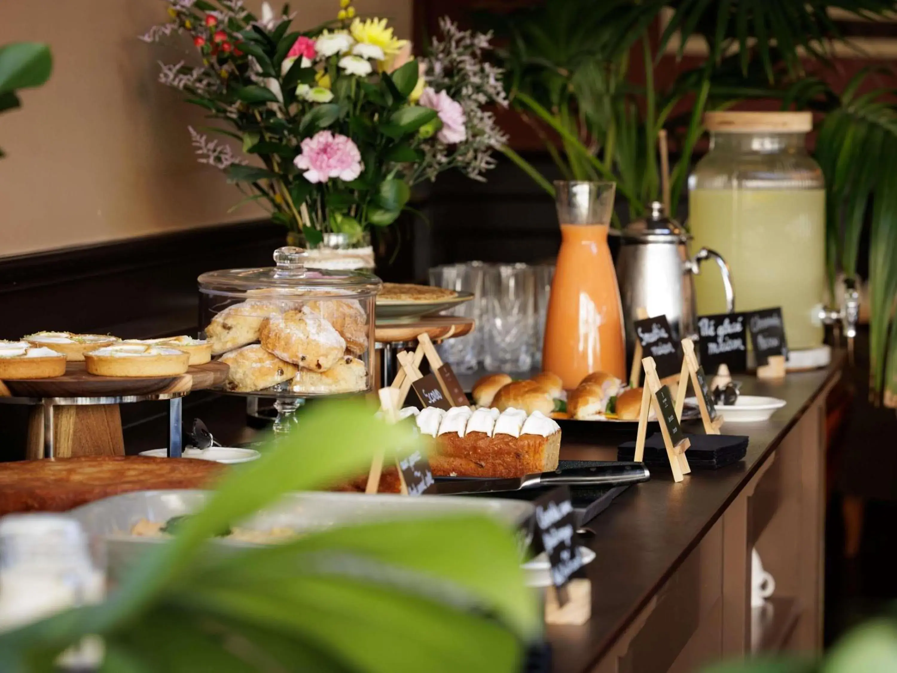 Property building in Royal Emeraude Hotel Dinard - MGallery Collection Property building in Royal Emeraude Hotel Dinard - MGallery Collection