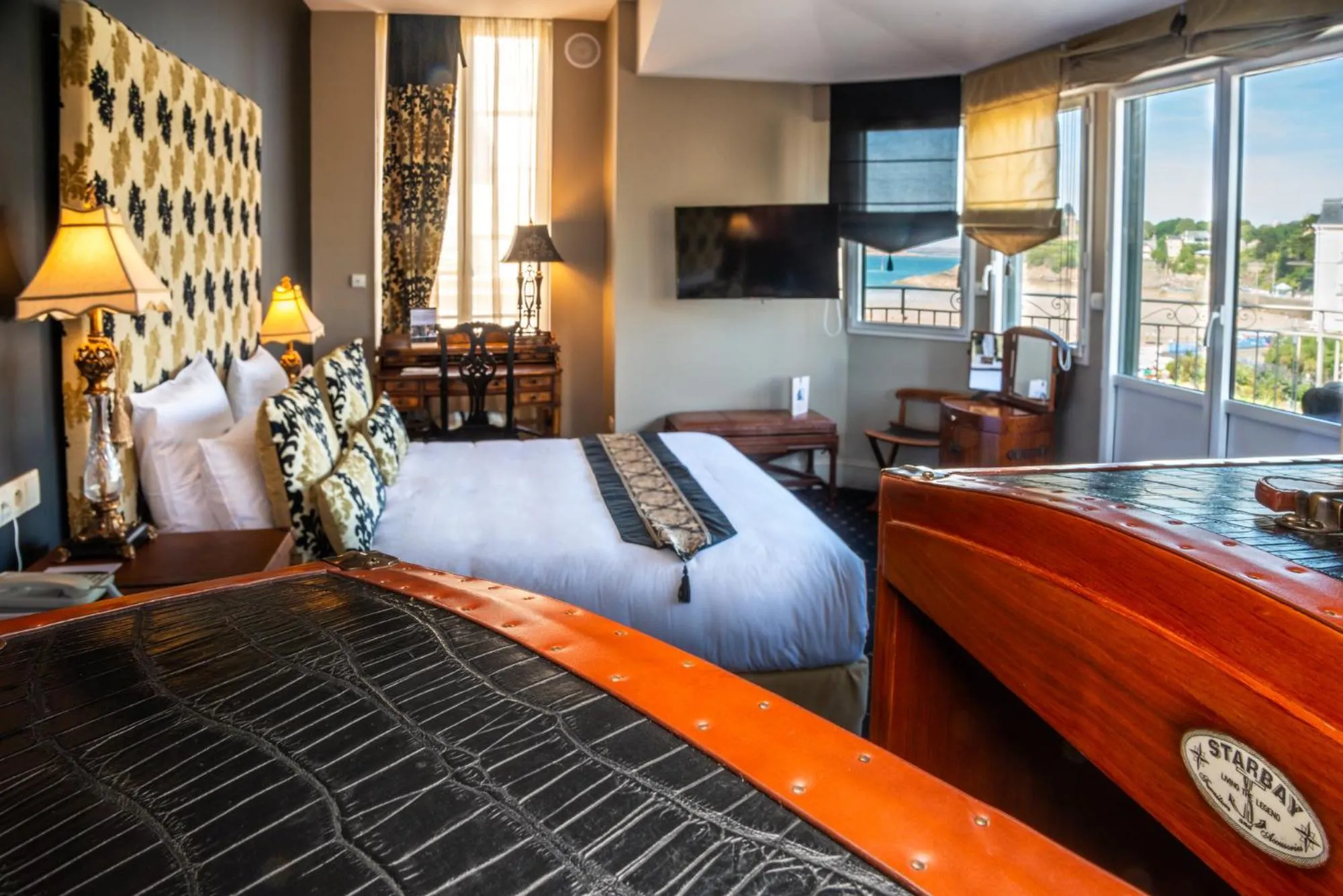 Balcony/Terrace, Bed in Royal Emeraude Hotel Dinard - MGallery Collection