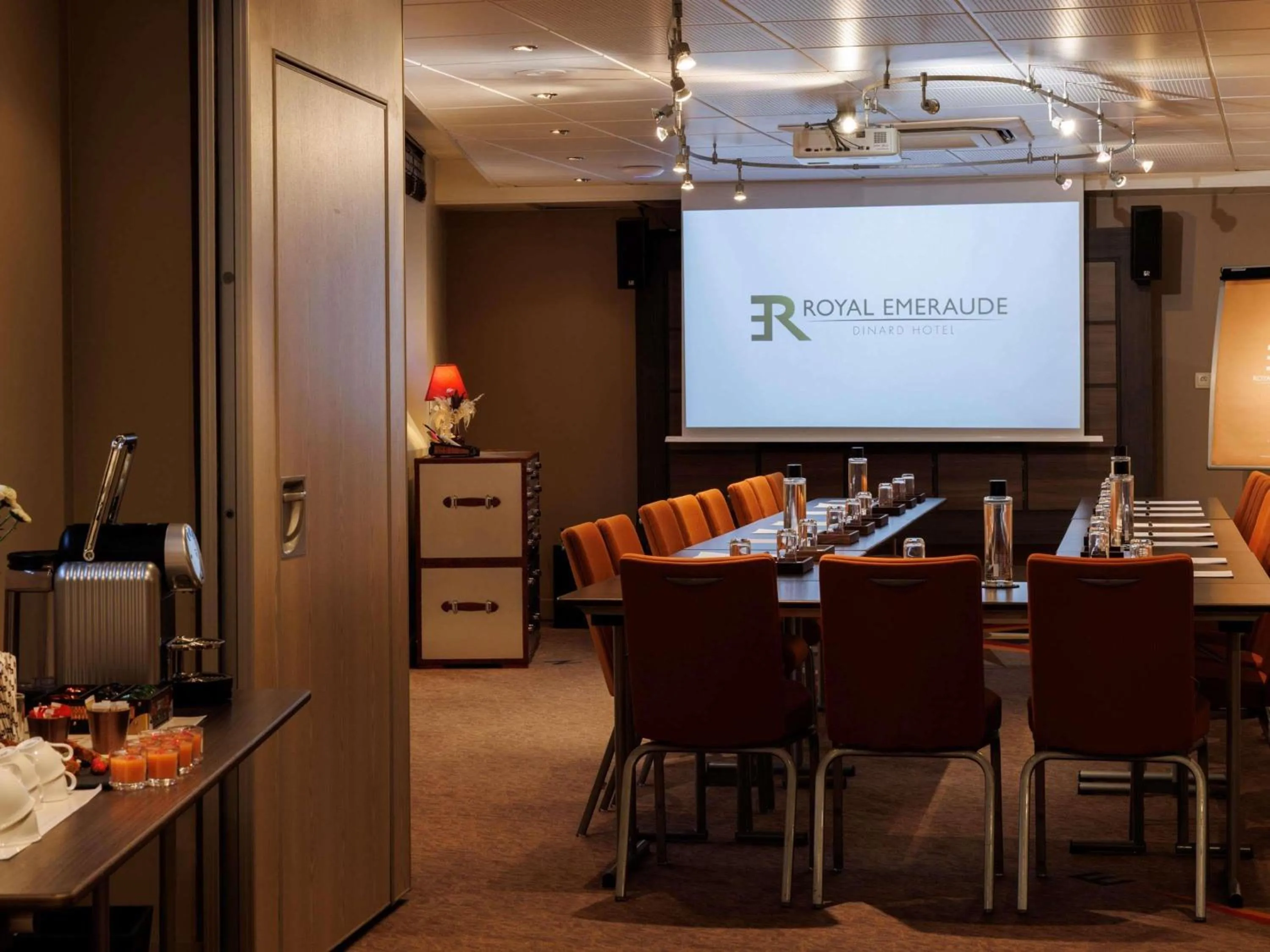 Meeting/conference room in Royal Emeraude Hotel Dinard - MGallery Collection