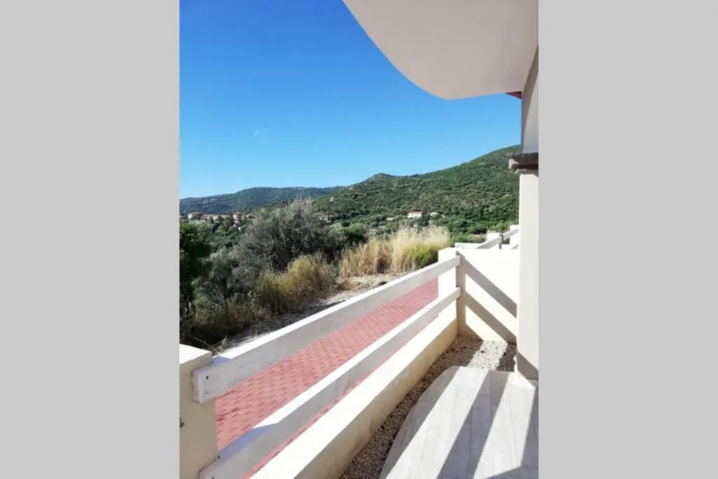 Trilocale vista mare con piscina a Badesi