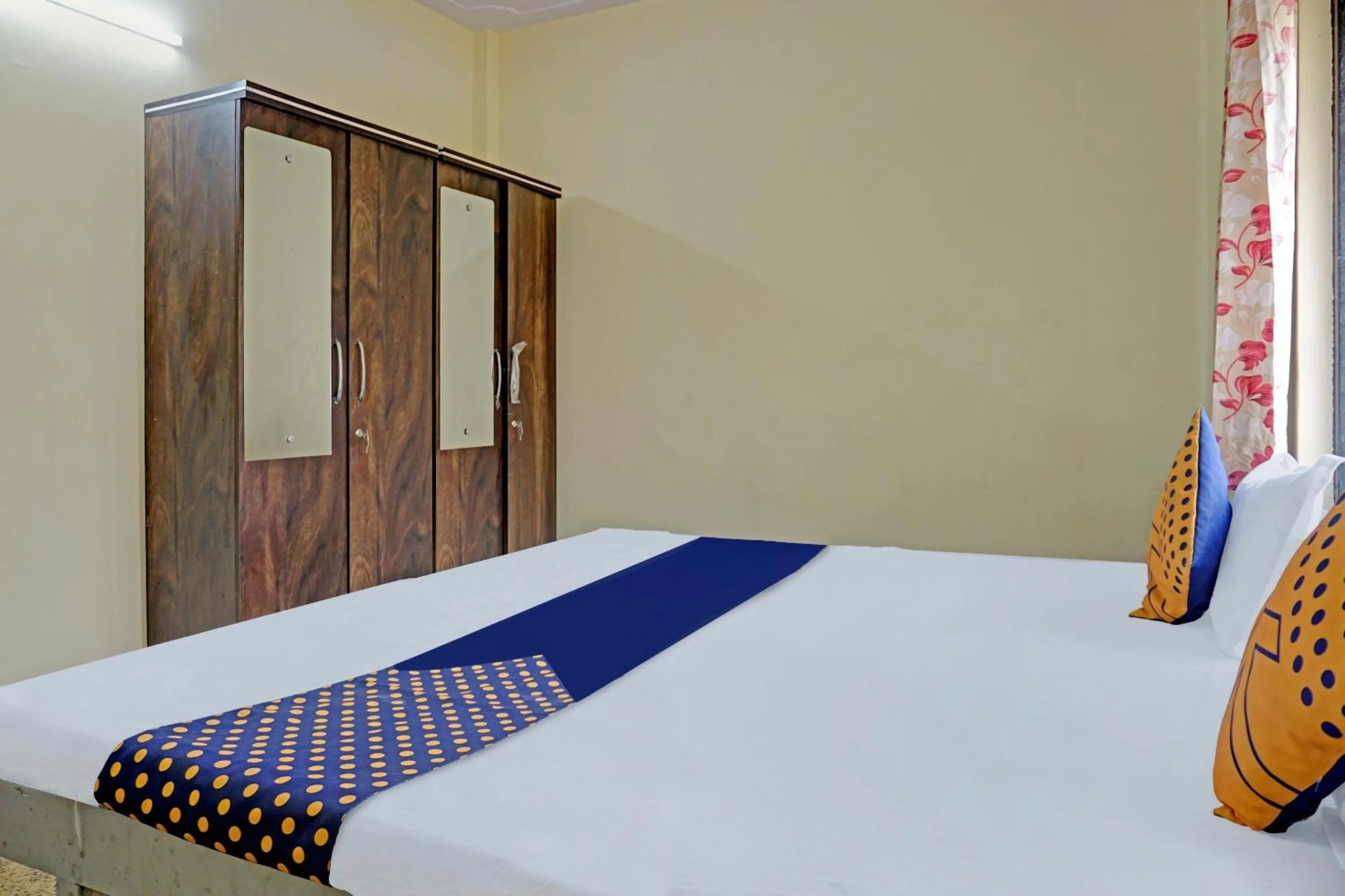 Bedroom, Bed in SPOT ON Hotel Prakash Residency, Near Hanuman Gym Ajmera Colony, Pimpri