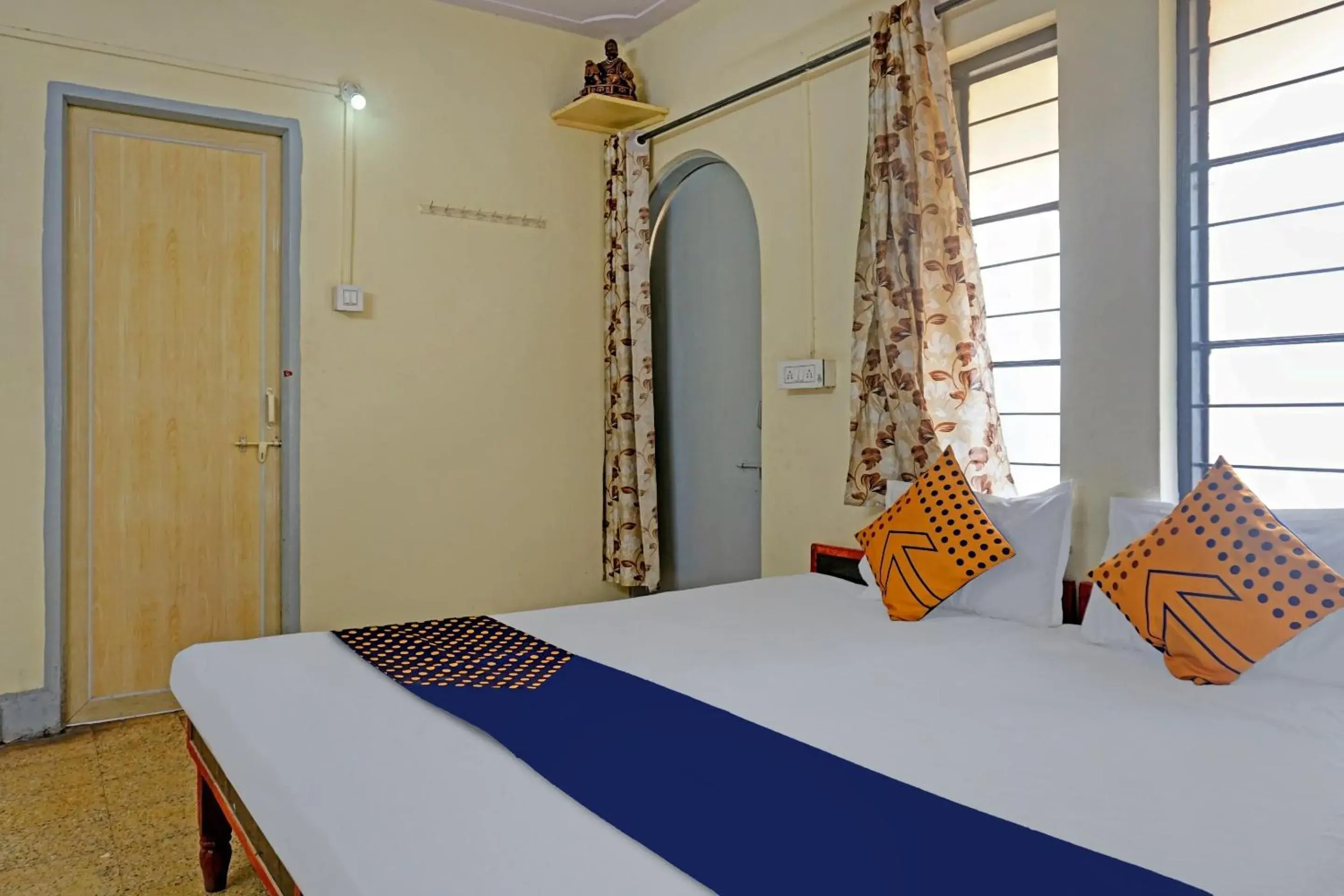 Bedroom, Bed in SPOT ON Hotel Prakash Residency, Near Hanuman Gym Ajmera Colony, Pimpri Bedroom, Bed in SPOT ON Hotel Prakash Residency, Near Hanuman Gym Ajmera Colony, Pimpri