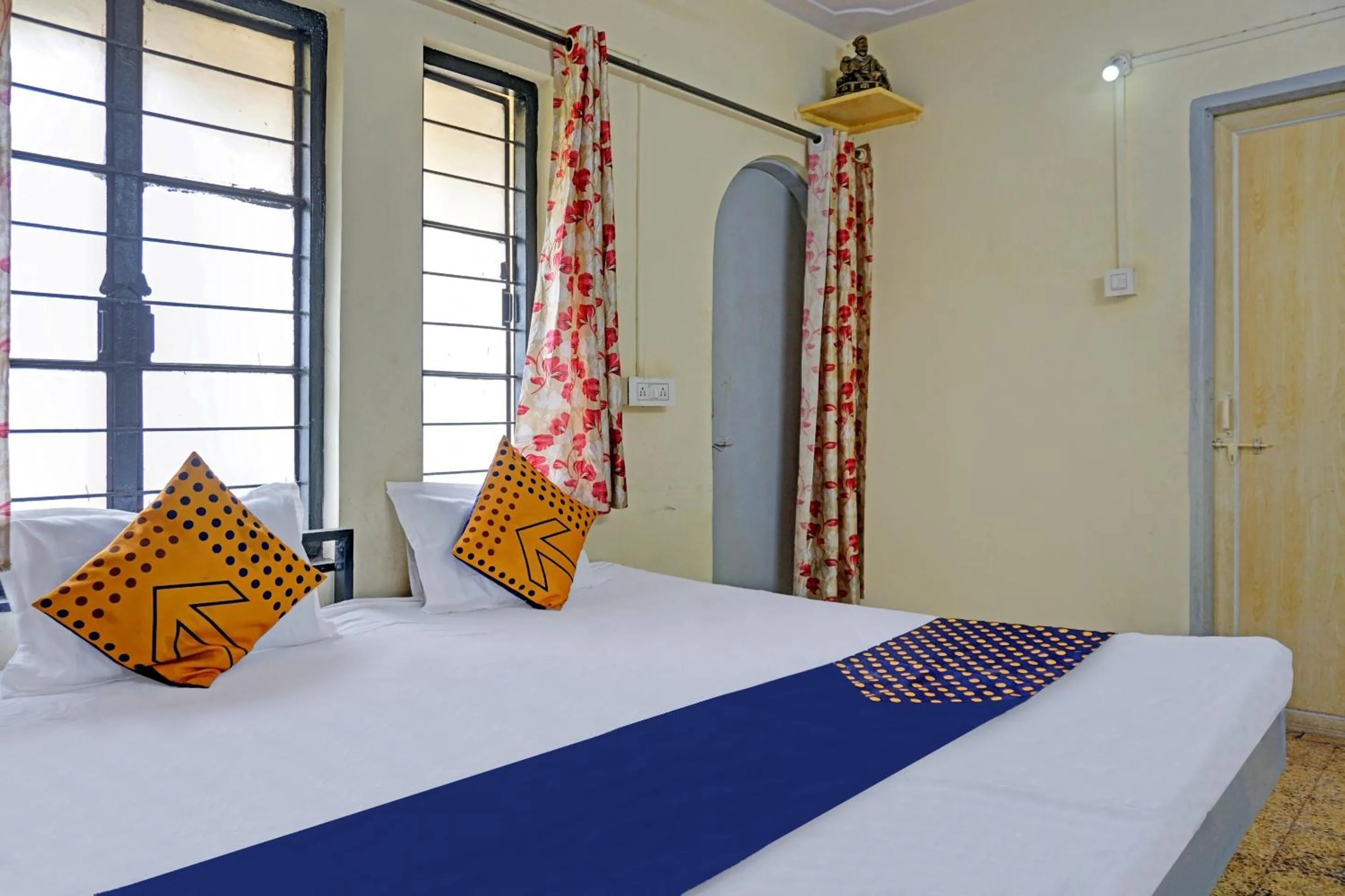 Bedroom, Bed in SPOT ON Hotel Prakash Residency, Near Hanuman Gym Ajmera Colony, Pimpri