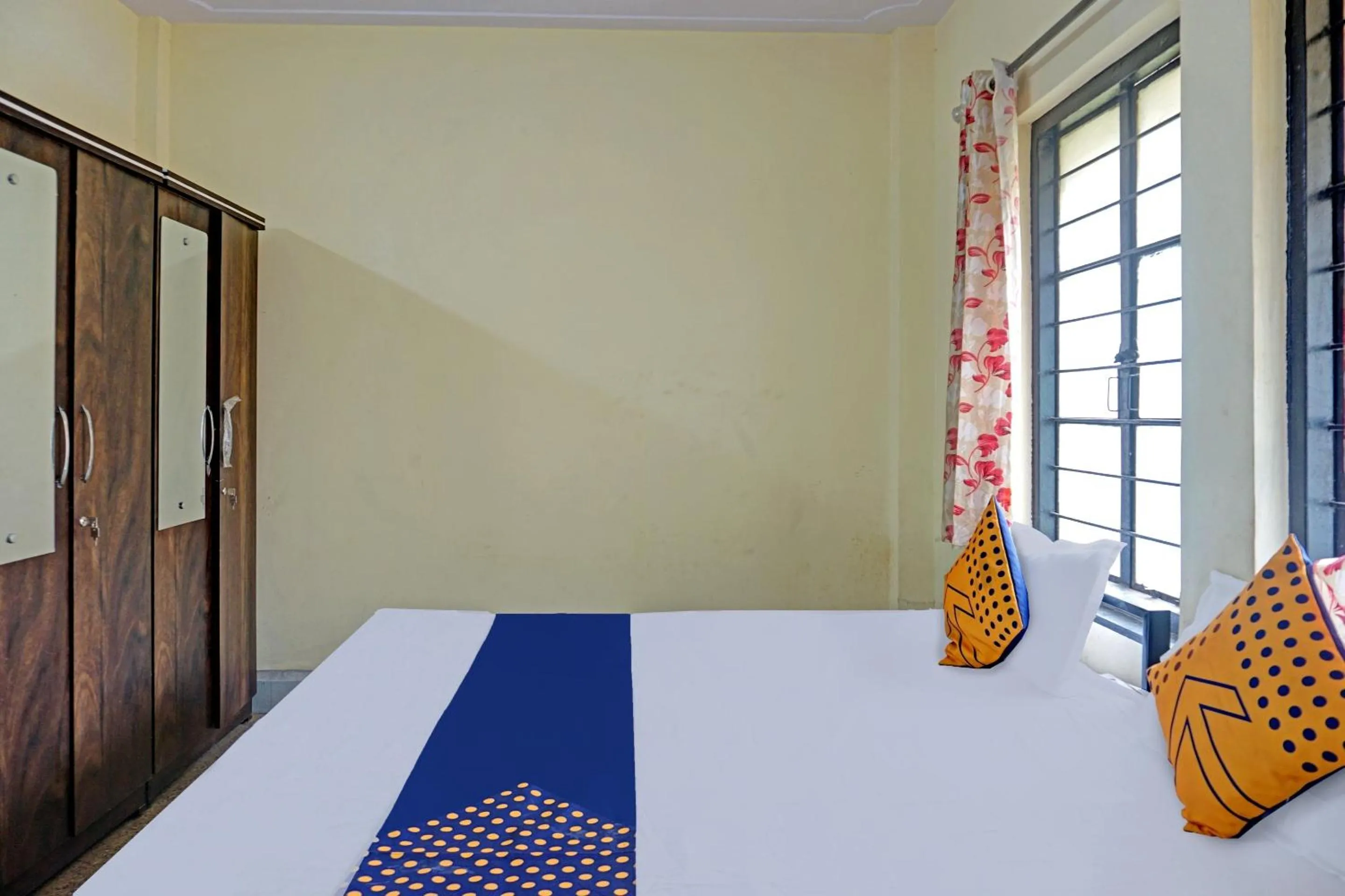Bedroom, Bed in SPOT ON Hotel Prakash Residency, Near Hanuman Gym Ajmera Colony, Pimpri
