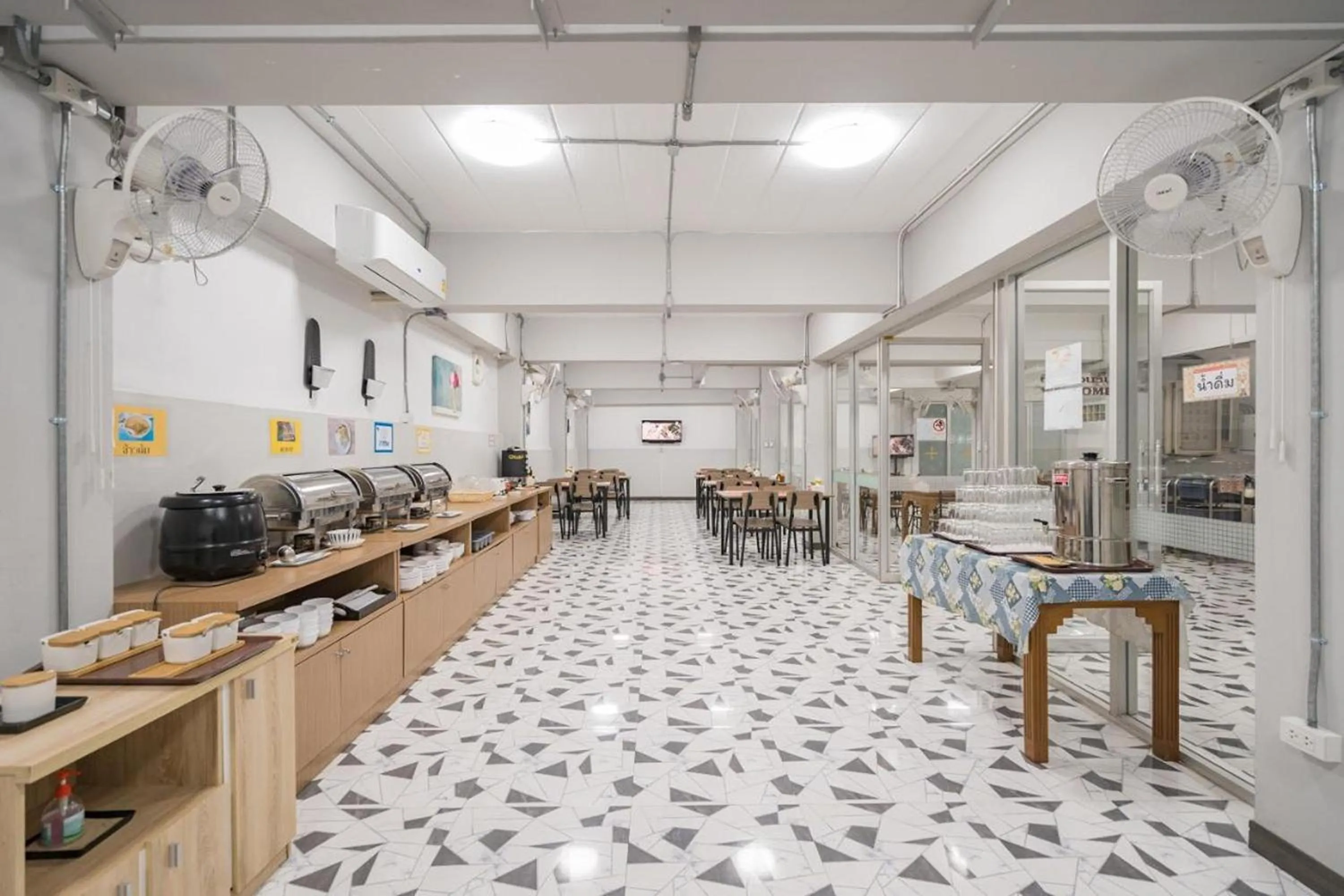 Dining area in Top Inn Hotel