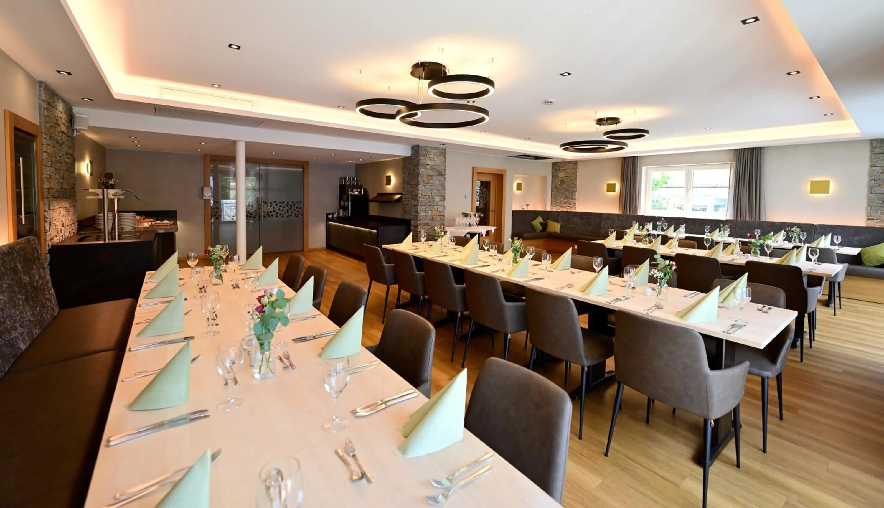 Restaurant/places to eat in Lindenberger Hof