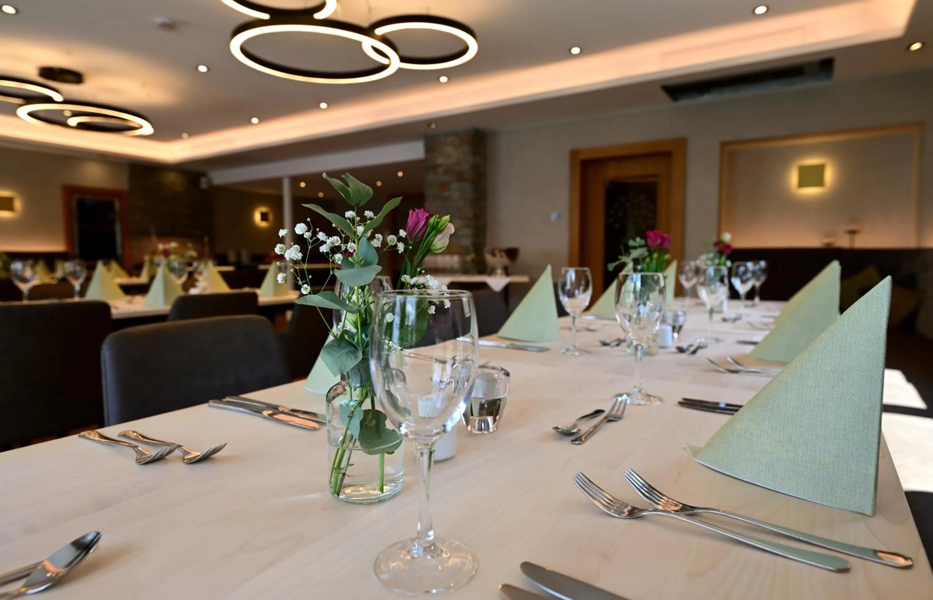 Restaurant/places to eat in Lindenberger Hof